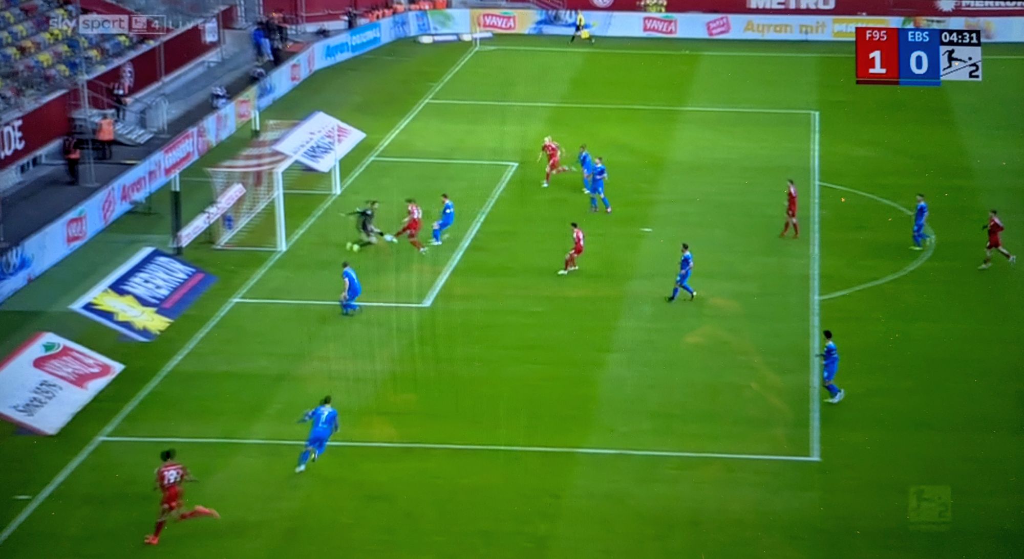 F95 vs BTSV: Das 1:0 - Emma auf Dawid (Screenshot Sky)