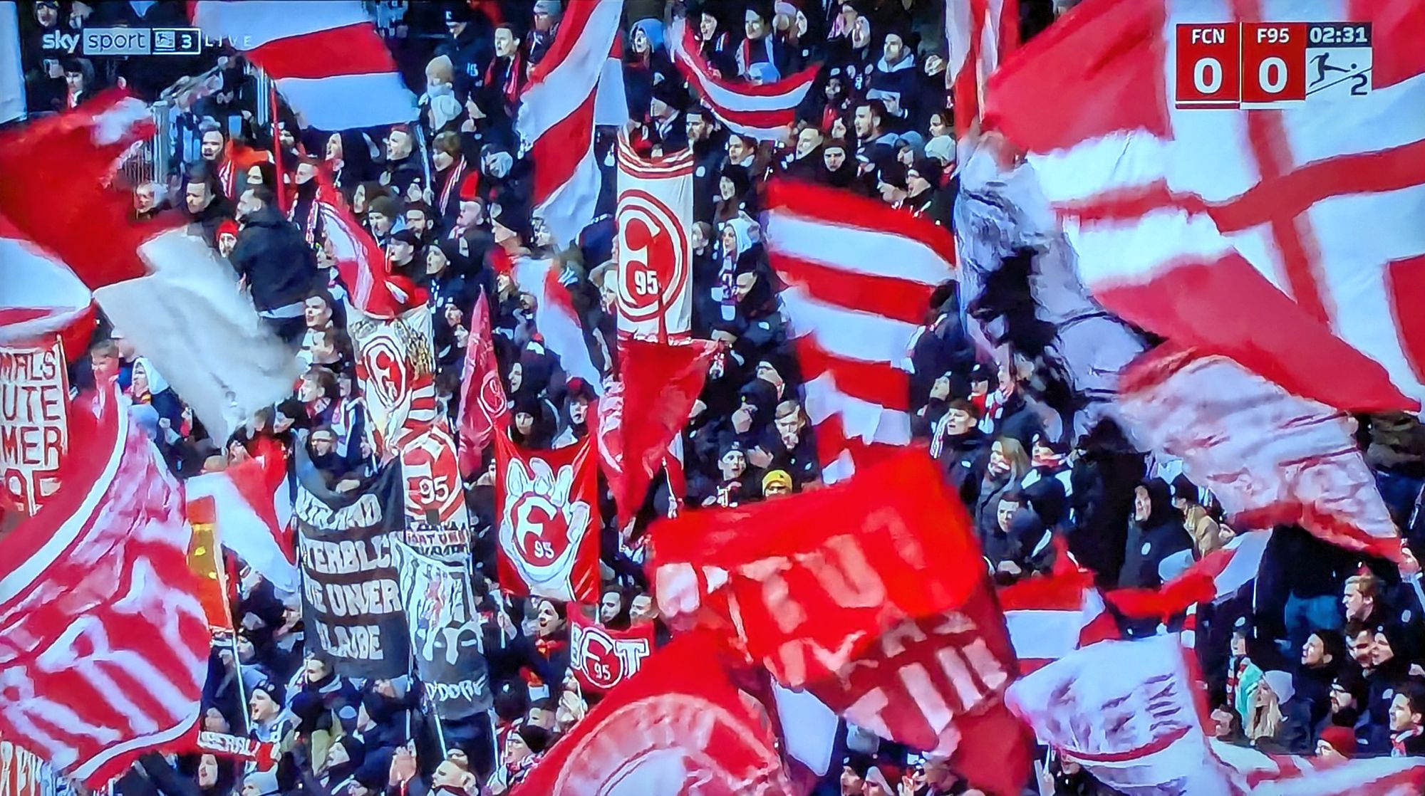 FCN vs F95: Gut 2500 Fortuna-Bekloppte im Nürnberger Frost (Screenshot Sky)