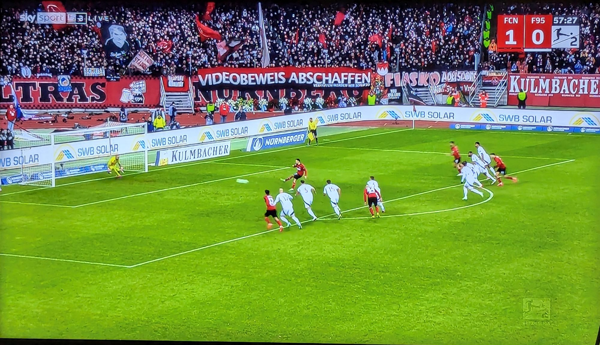 FCN vs F95: FCN-Elfer, der erste - gehalten (Screenshot Sky)