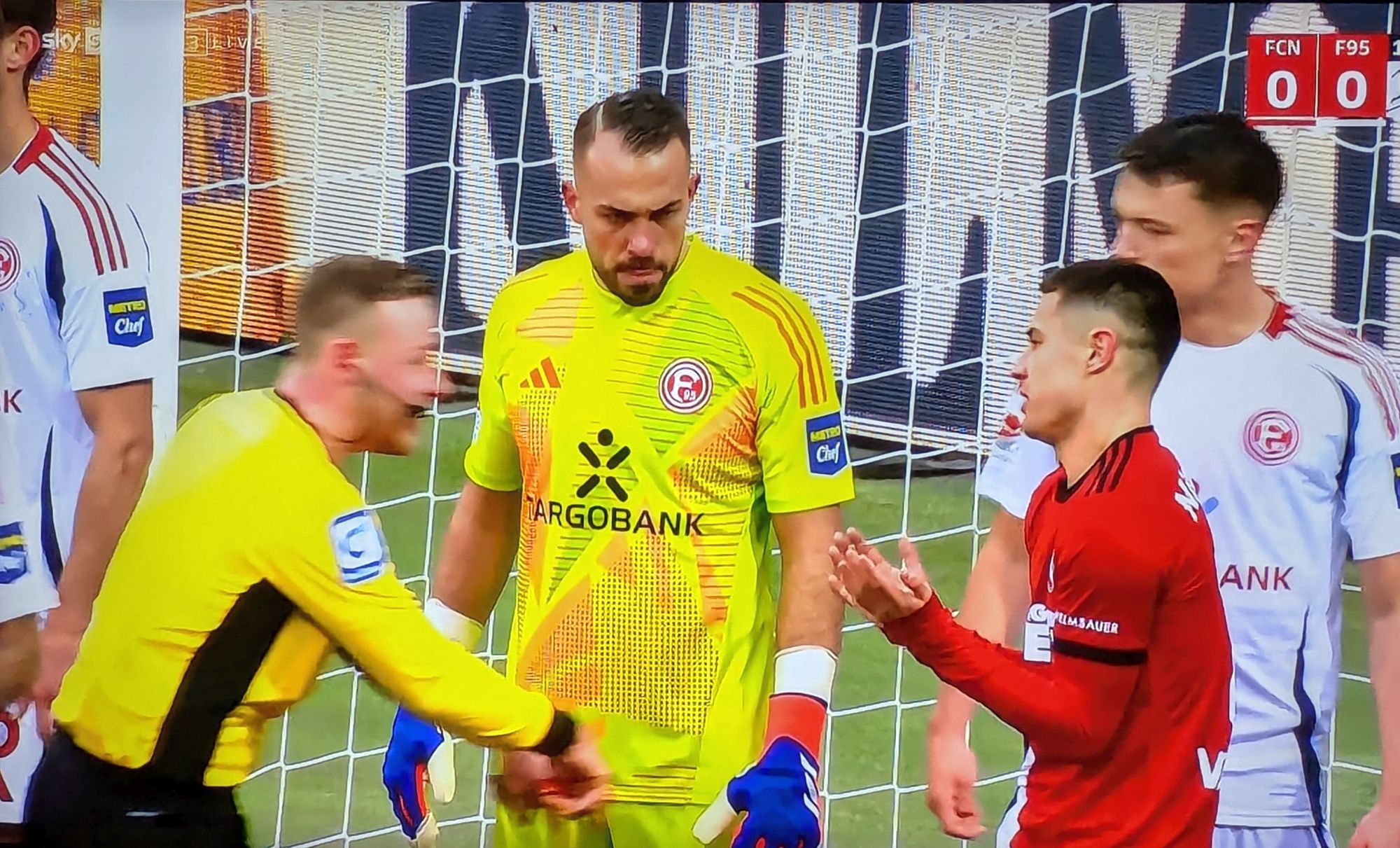 FCN vs F95: So sieht Kaste aus, wenn er sauer ist (Screenshot Sky)