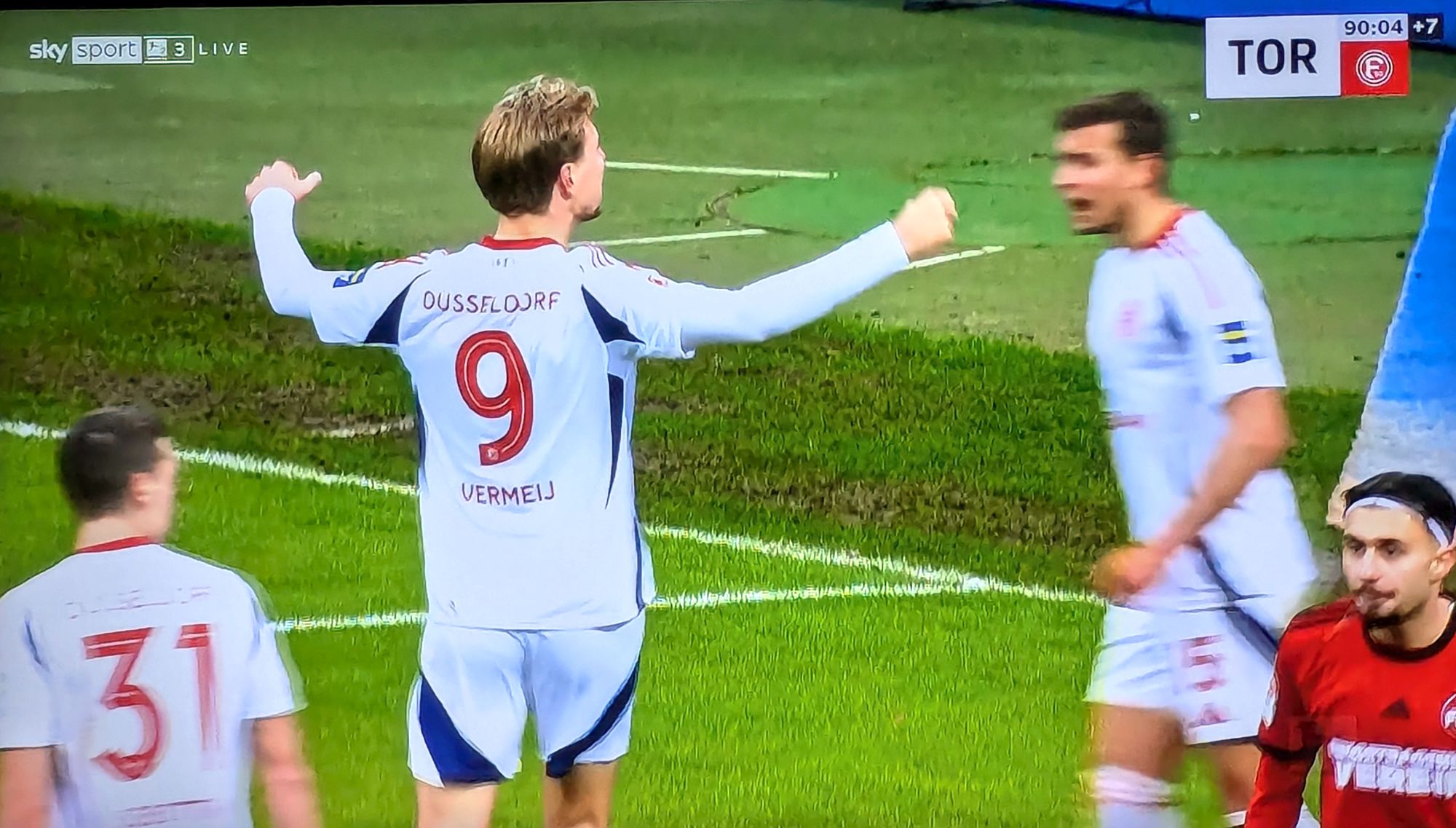 FCN vs F95:Vince Vermeij freut sich zu Recht über das 2:2 (Screenshot Sky)