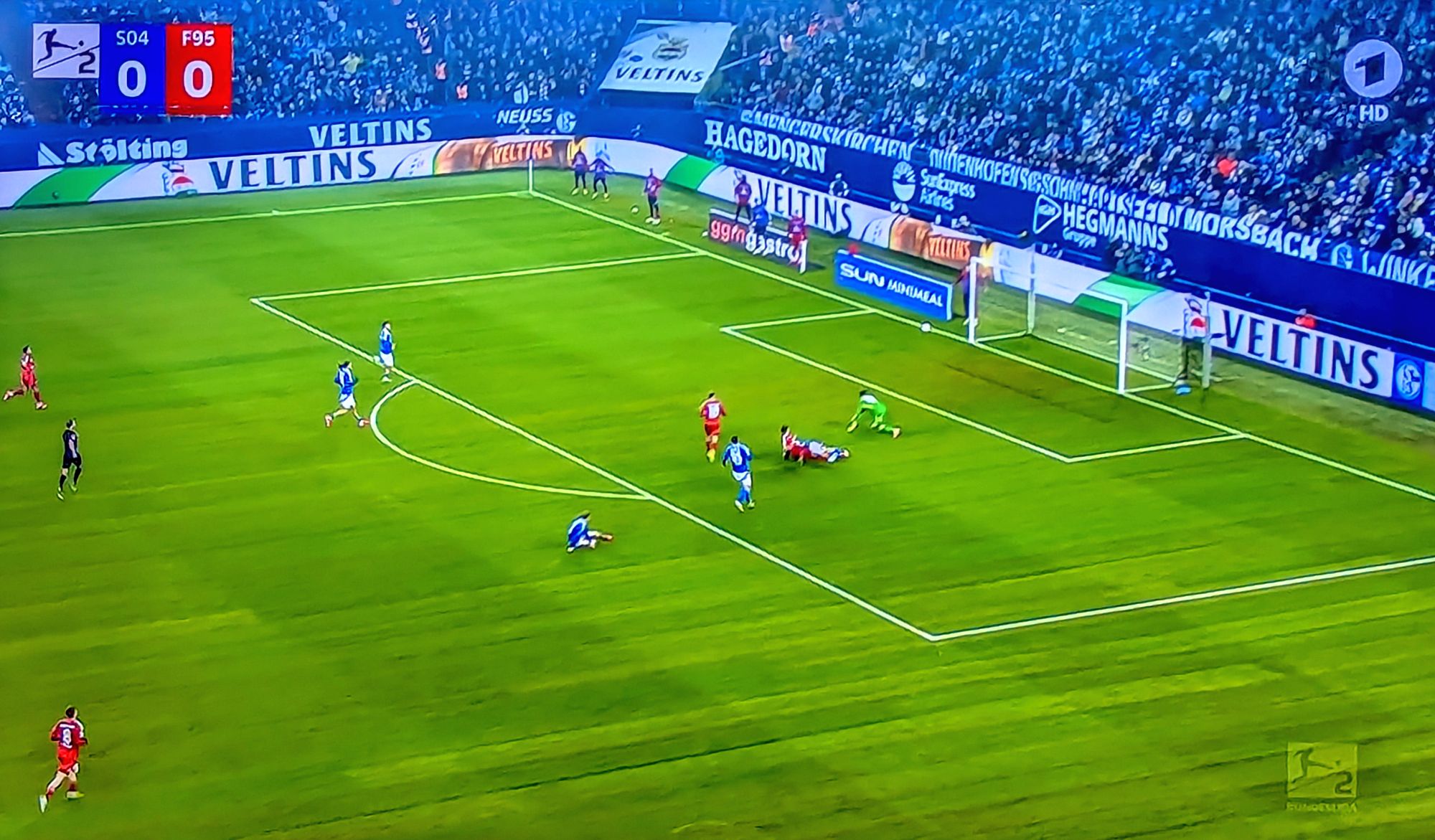 Schalke vs F95: Dawid Kownacki macht das 1:0 (Screenshot Sky)