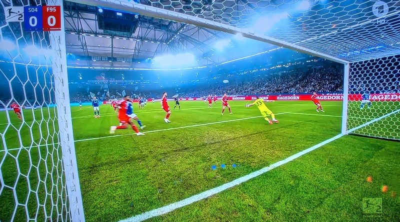 Schalke vs F95: Kastenmeier - die Parade Nr. 4 (Screenshot ARD)