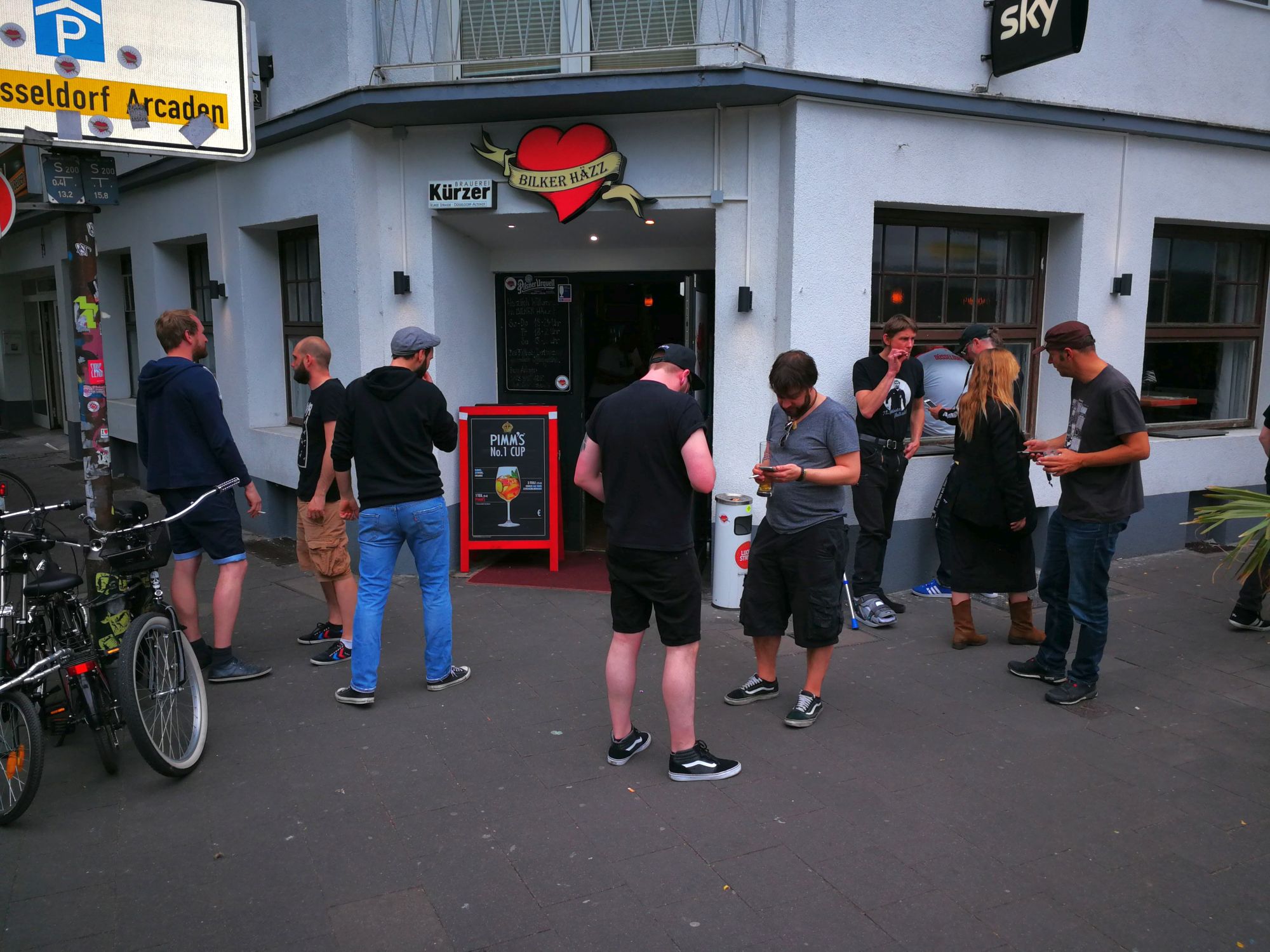 Vor dem Bilker Häzz im Mai 2017 (Foto: FP)