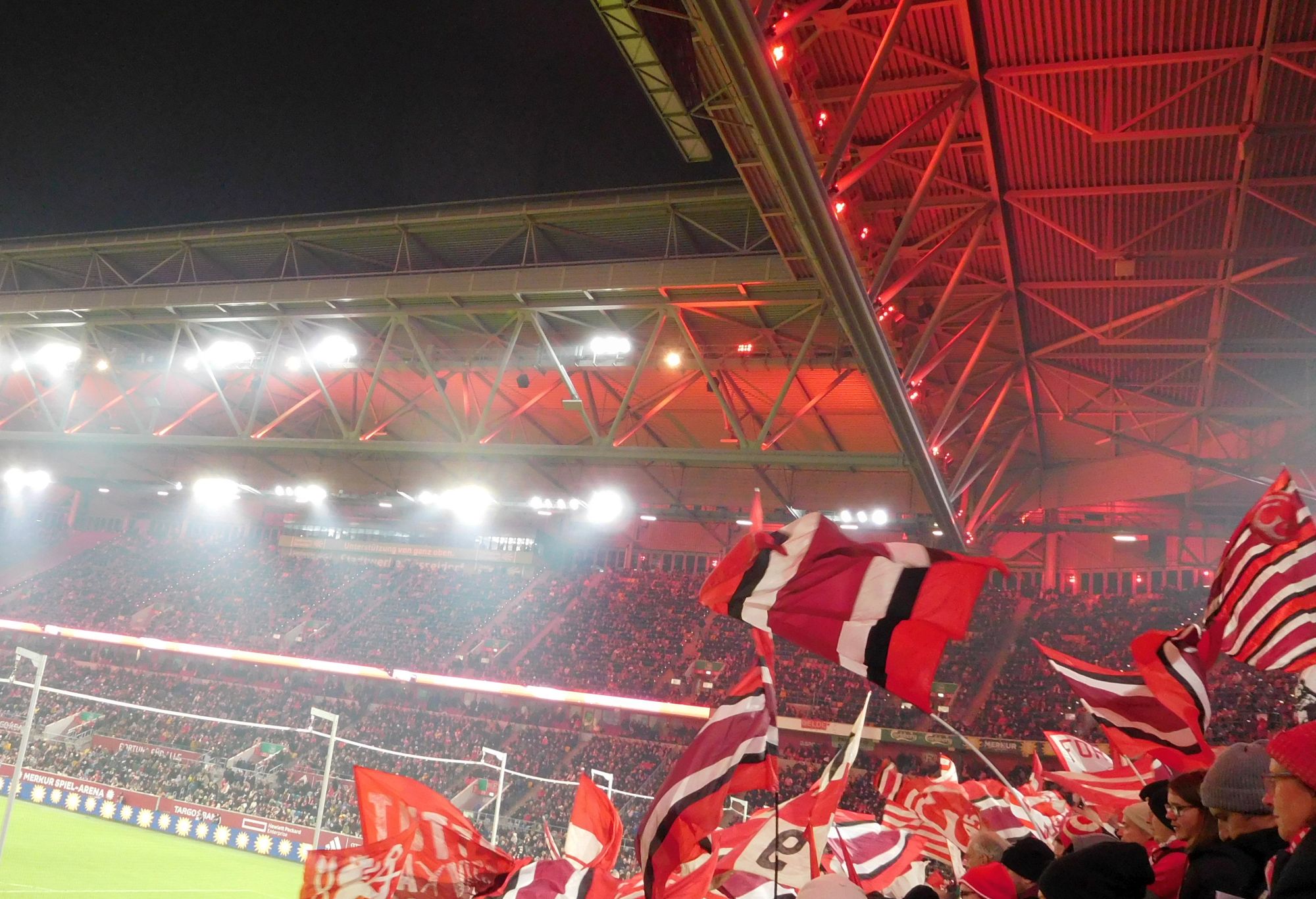 F95 vs Darmstadt: Verdammt rot in der Arena (Foto: FP)