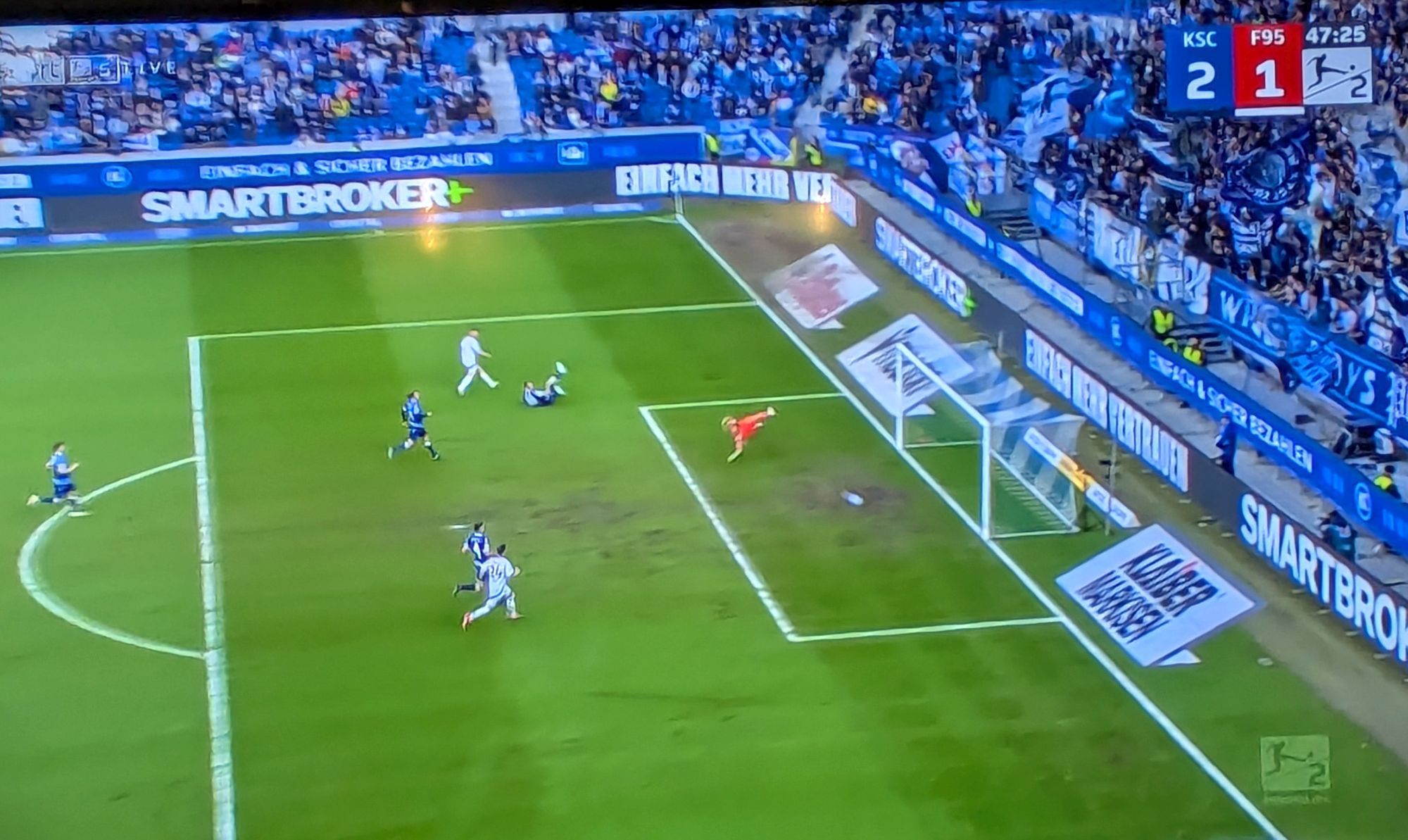 KSC vs F95: Klassisches Kontertor durch Pejcinovic (Screenshot Sky)