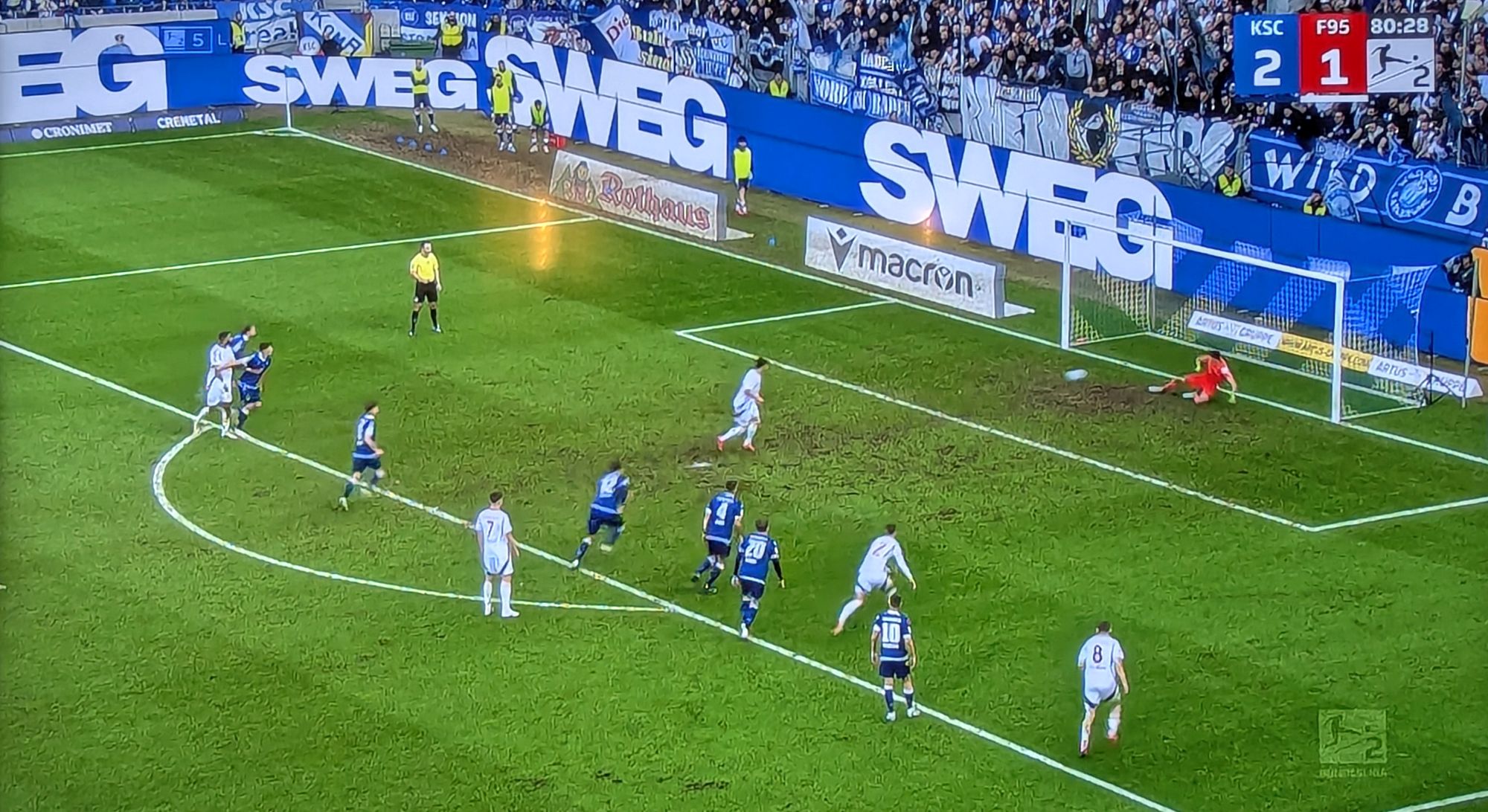 KSC vs F95: Kwonacki verwandelt den Elfmeter (Screenshot Sky)