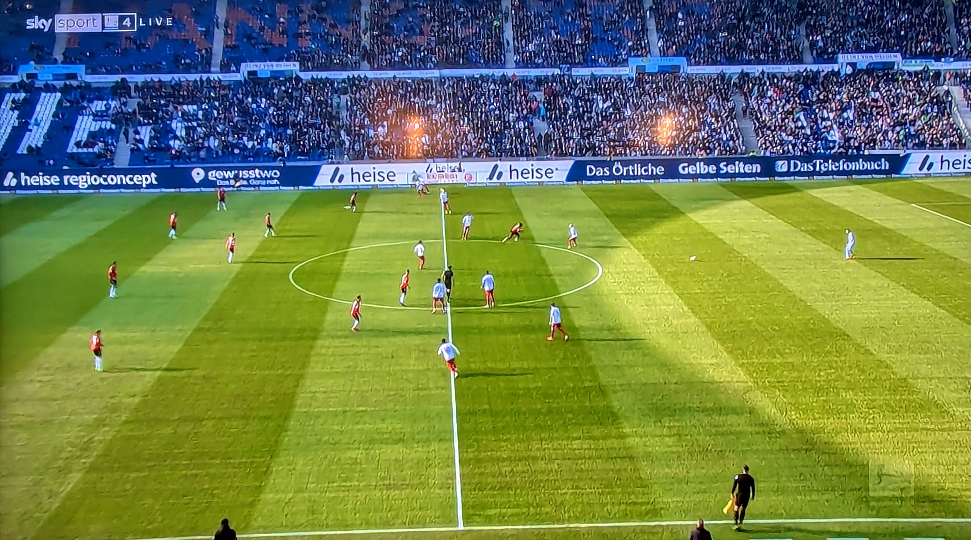Hannover vs F95: So sah's aus beim Anstoß (Screenshot Sky)