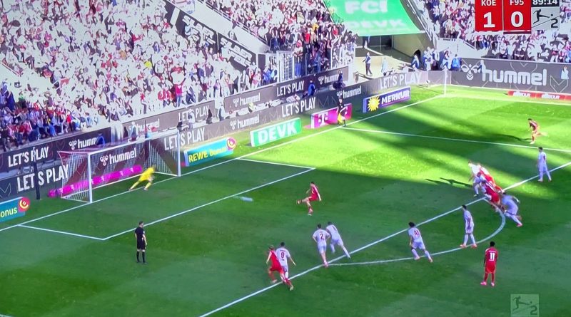 Äff-Zeh vs F95: Ísak versenkt den völlig berechtigten Handelfmeter (Screenshot Sky)