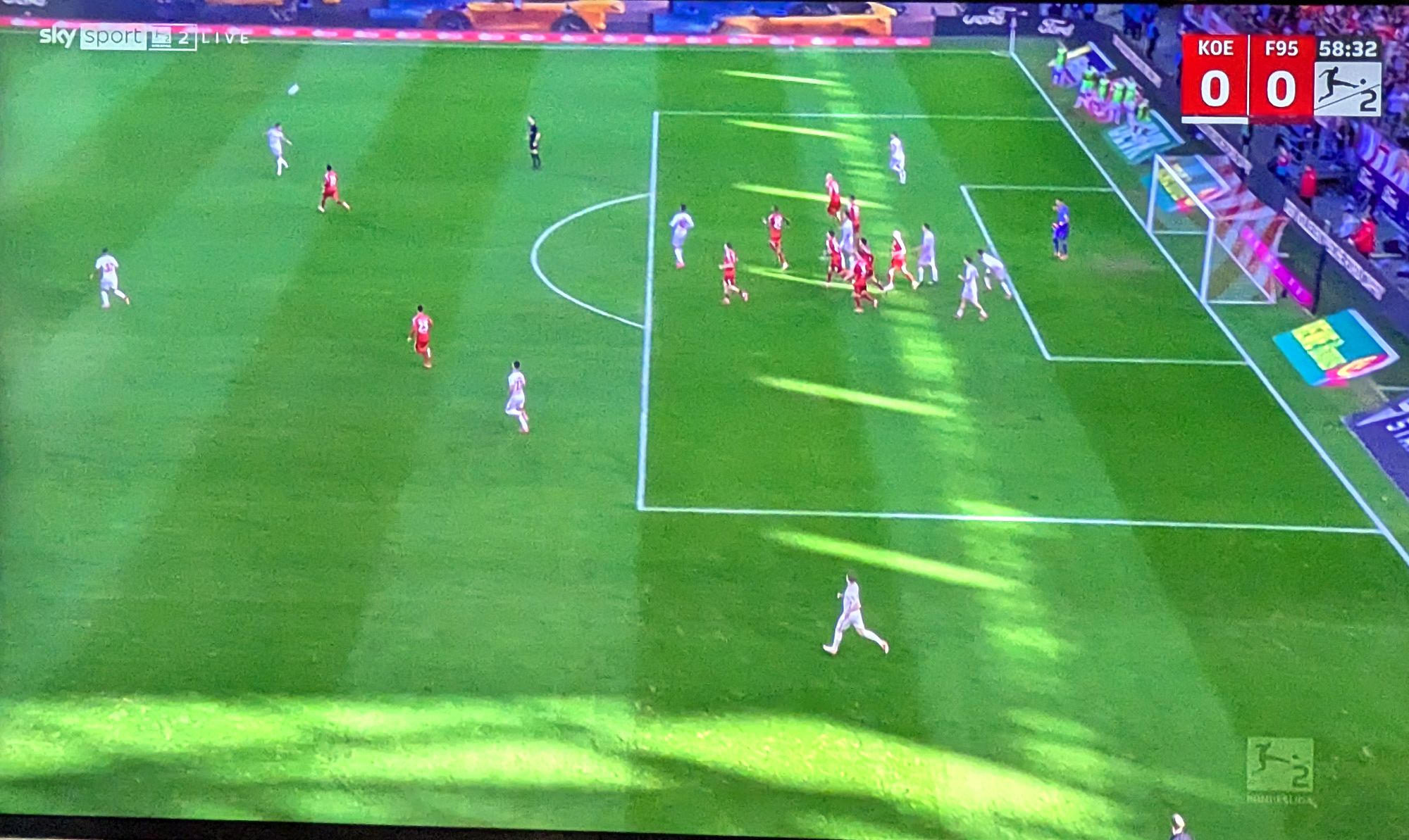 Äff-Zeh vs F95: Einer der vielen k***en Angriffe in der ersten Halbzeit (Screenshot Sky)