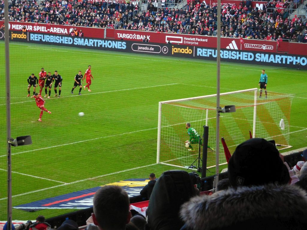 F95 vs Ulm: Kownacki versenkt den Elfer zum 3:2 (Foto: FP)