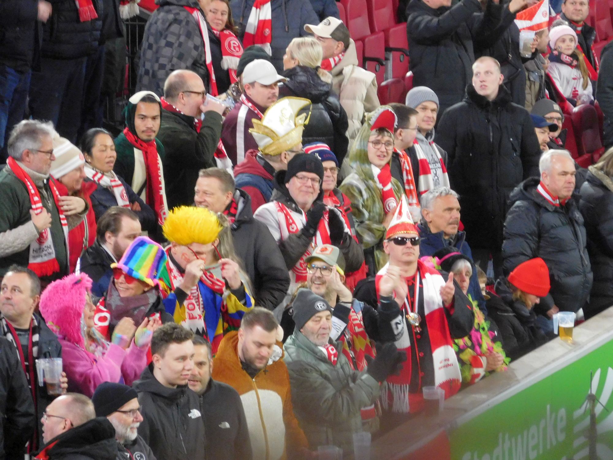 F95 vs Fürth: Viele Jecken im Publikum (Foto: FP)