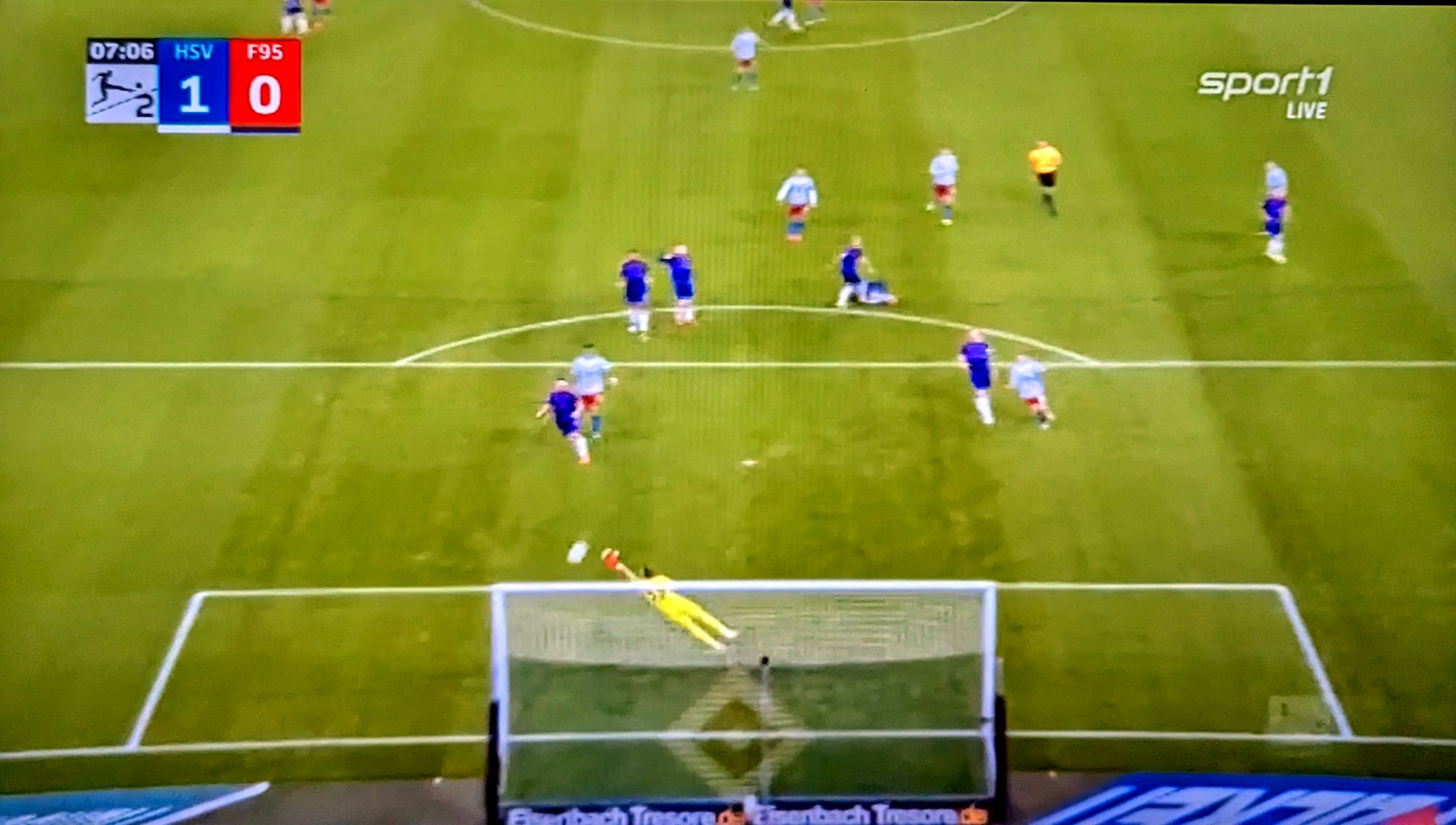 HSV vs F95: Das Traumtor zum 1:0 - nach Foul (Screenshot Sport1)