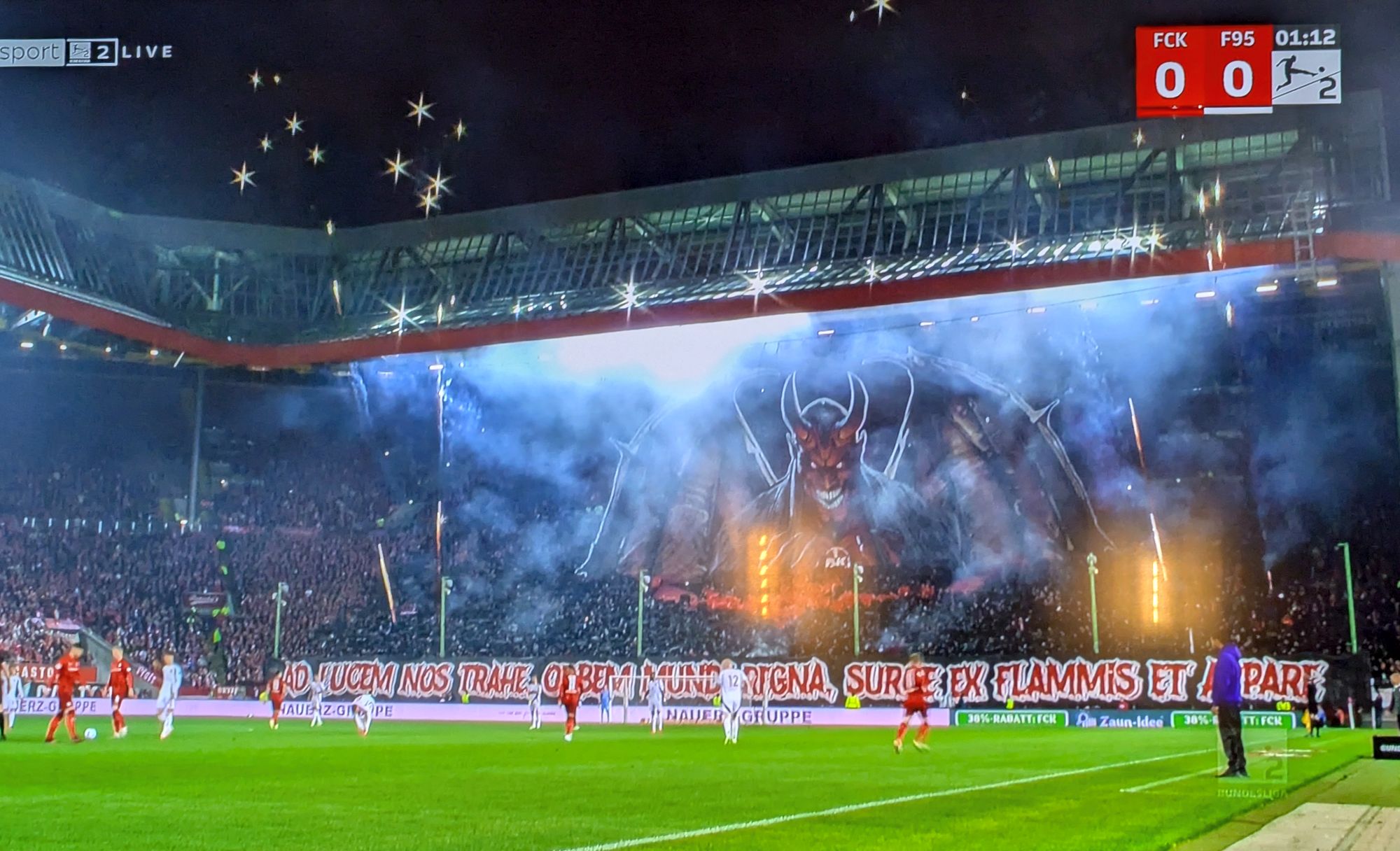 K'lautern vs F95: Beeindruckende Choreo der Gastgeber (Screenshot Sky)