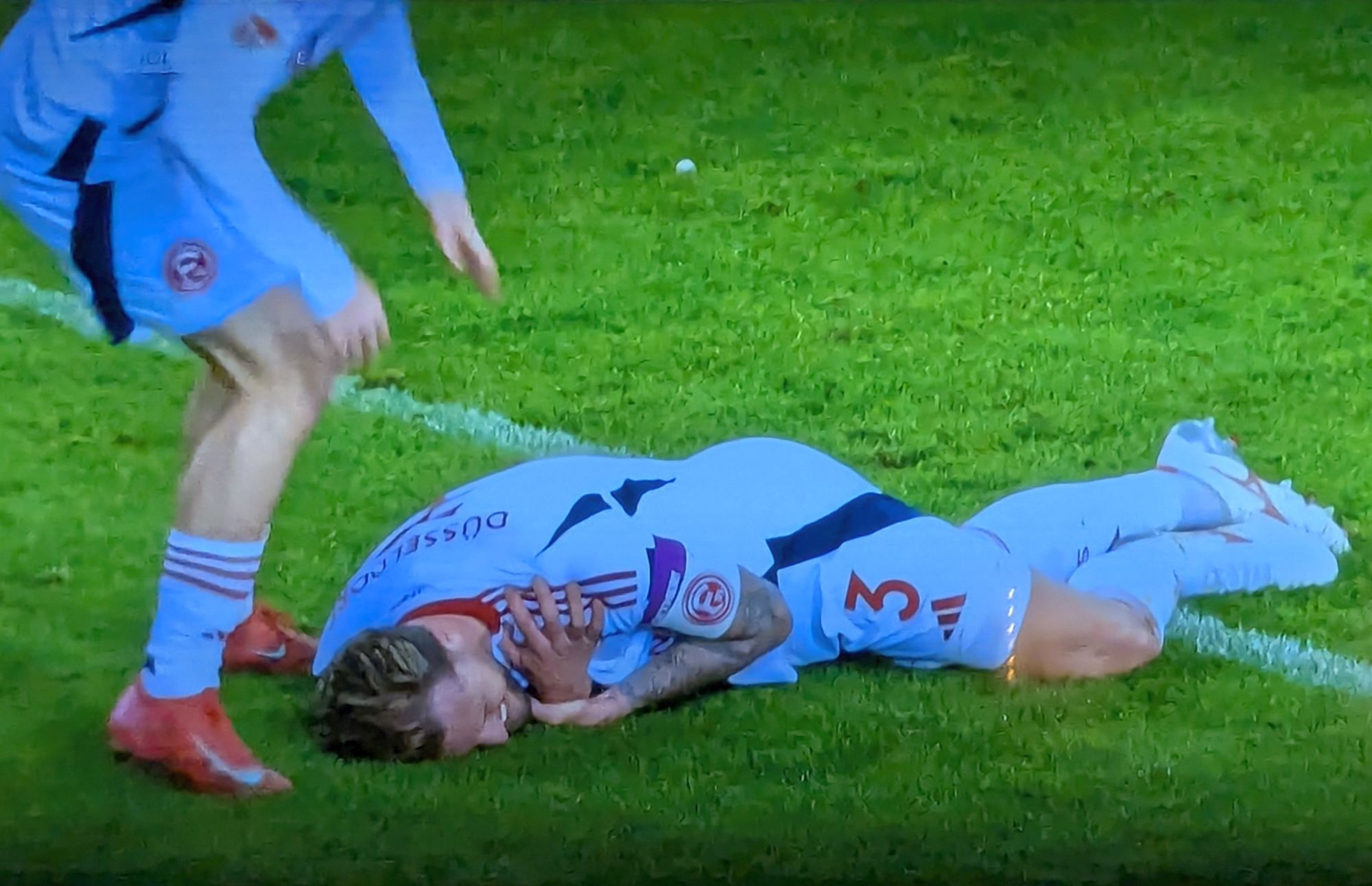 K'lautern vs F95: Und wieder die Schulter bei Hoffmann  (Screenshot Sky)