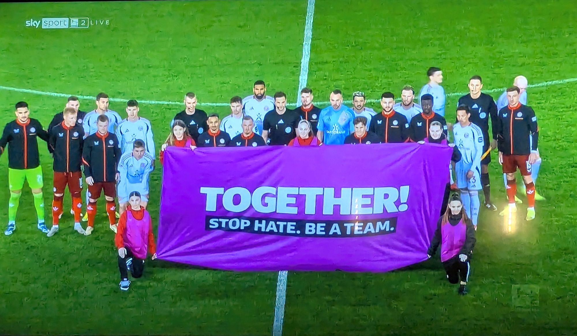 K'lautern vs F95: Symbolik vor dem Anpfiff (Screenshot Sky)