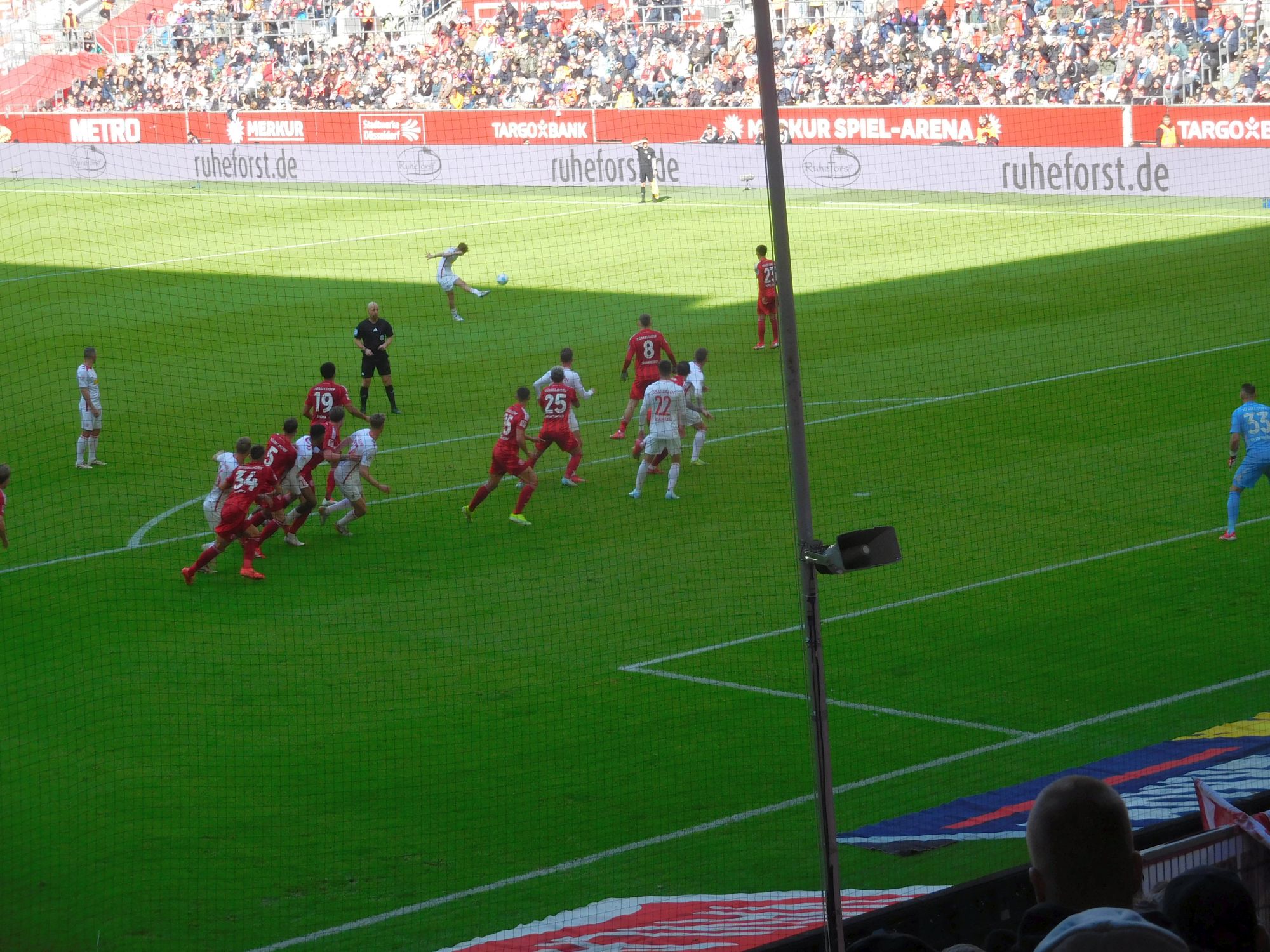 F95 vs Regensburg: Gefahr für Kastenmeiers Kasten (Foto: FP)