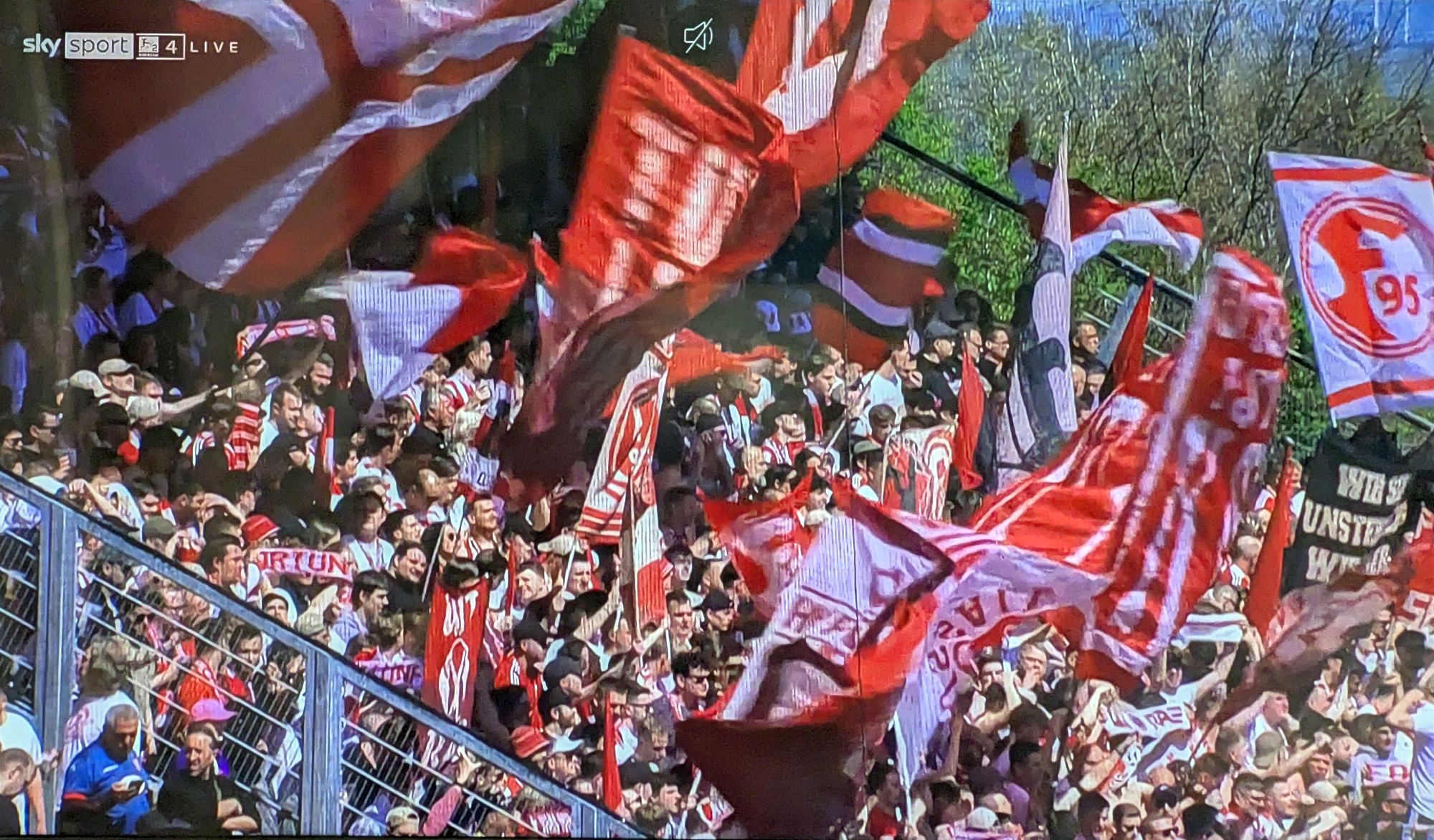 Elversberg vs F95: Der kleine, aber mächtige Auswärtsblock (Screenshot Sky)