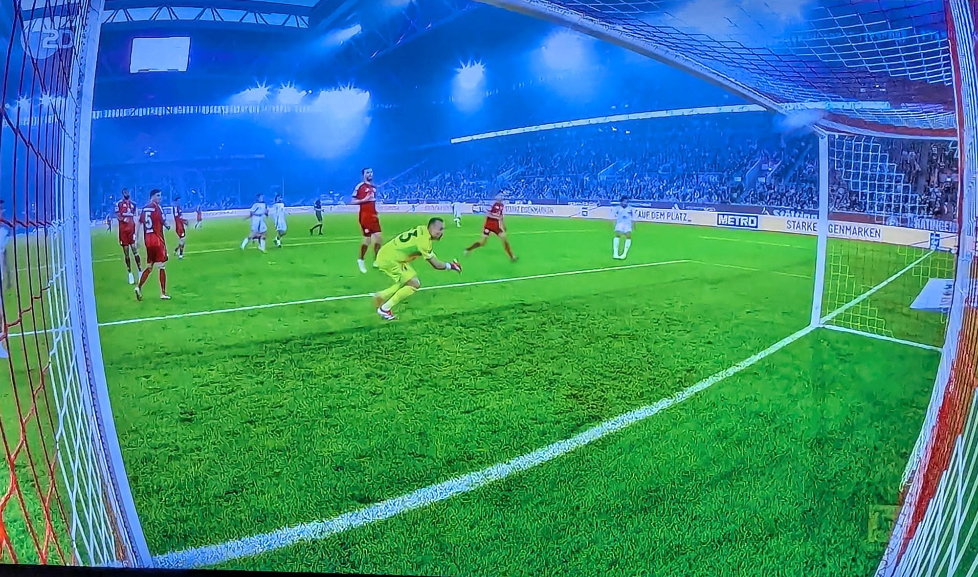 F95 vs Nürnberg: Das 0:1 nach einem Fehler von Kastenmeier (Screenshot ZDF)