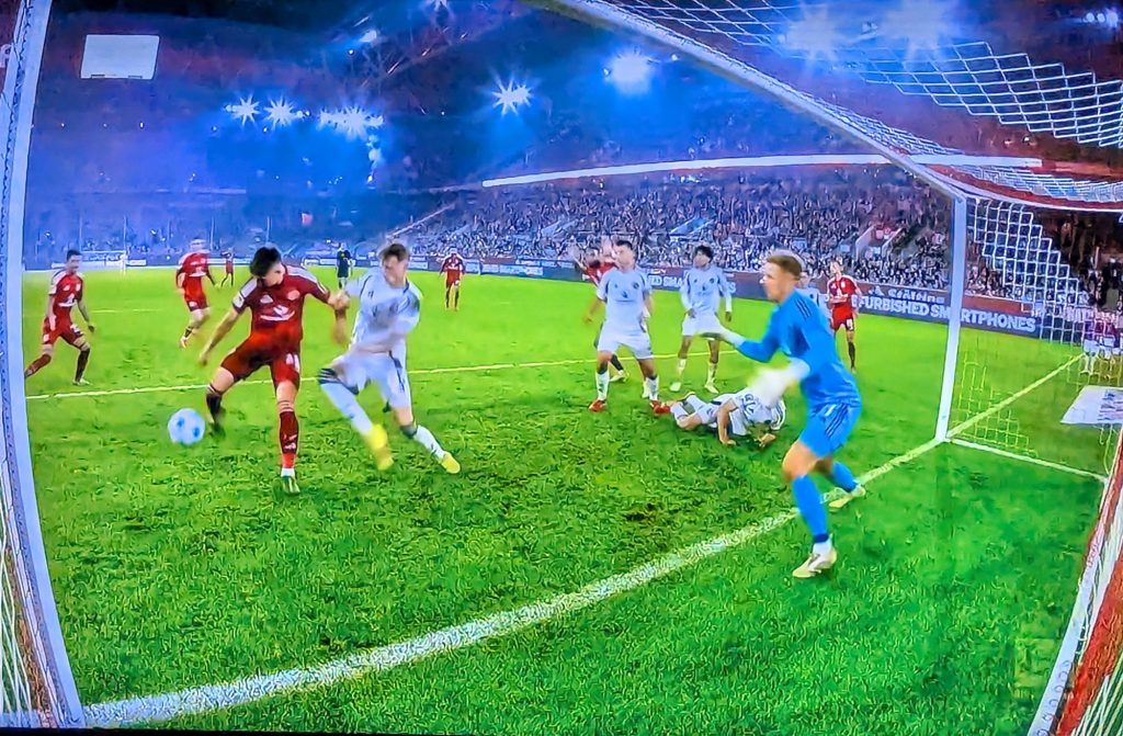 F95 vs Nürnberg: Bämm! Danny macht das 2:3! (Screenshot ZDF)