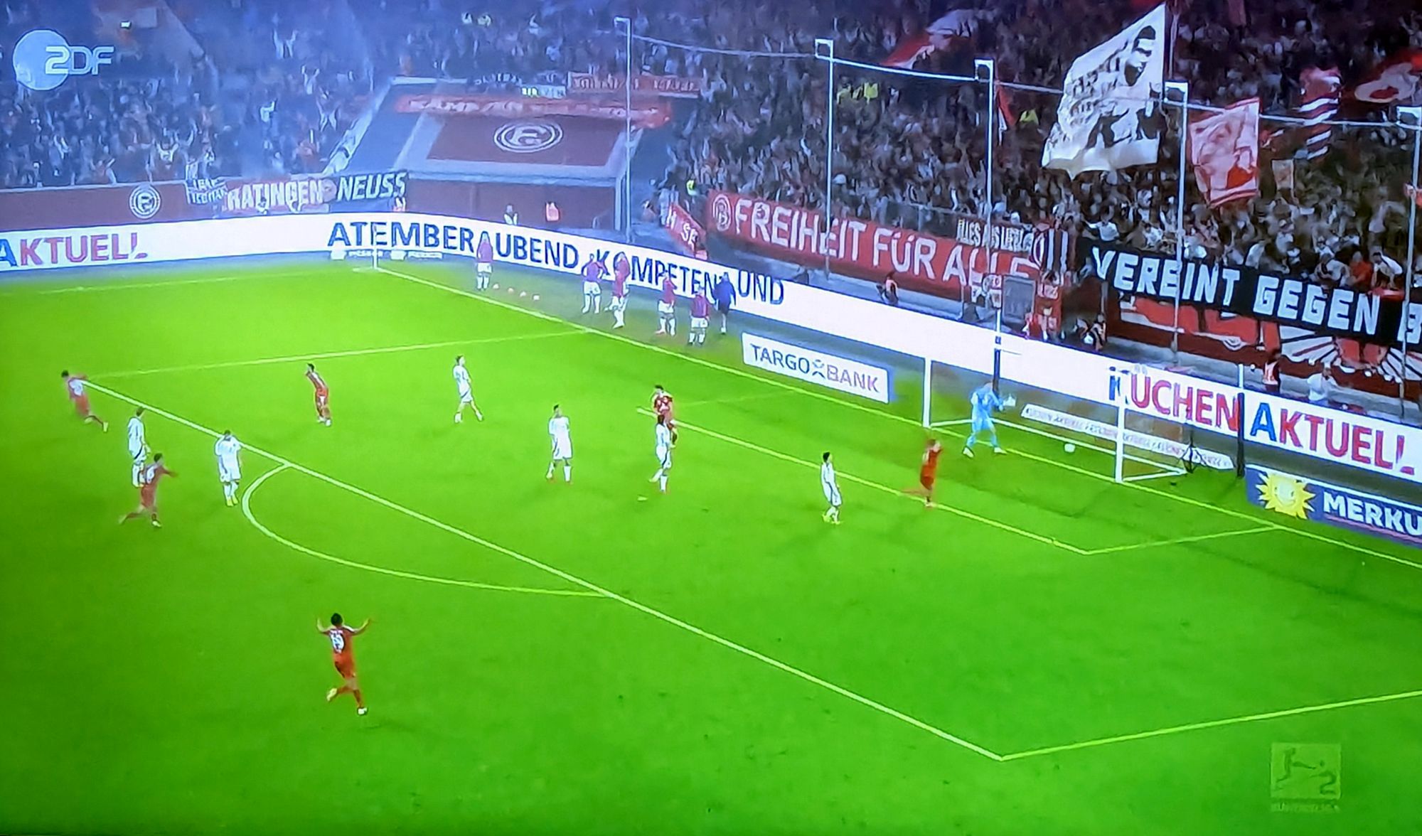 F95 vs Nürnberg: Shintas Traumtor zum 3:3 (Screenshot ZDF)