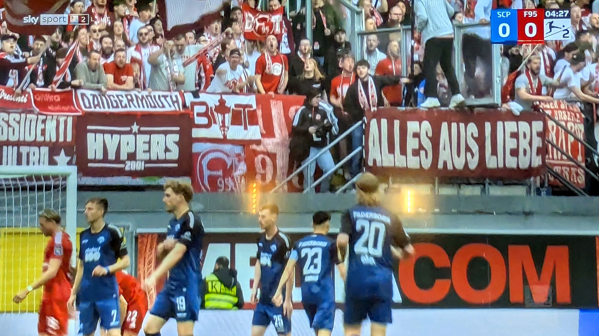 Paderborn vs F95 Der prächtige Fortuna-Block (Screenshot Sky)
