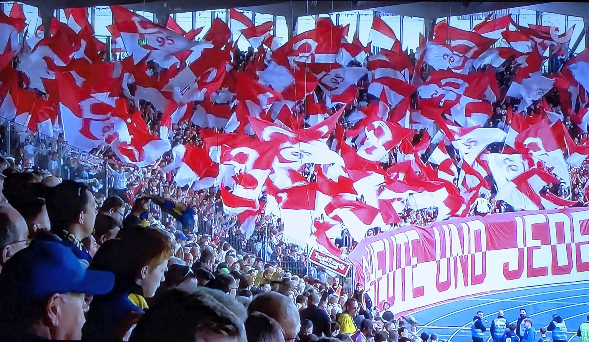 BTSV vs F95: Das mit den Fähnchen...  (Screenshot ARD)