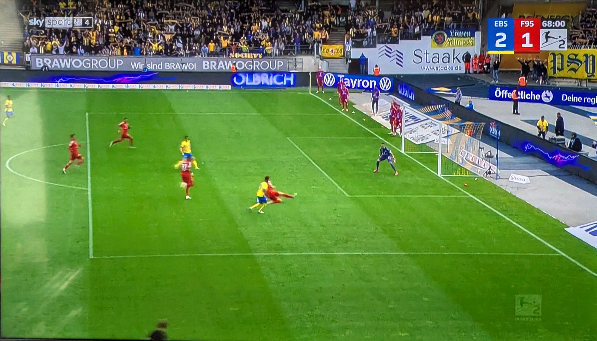 BTSV vs F95:Gefährlich kontern können sie, die Braunschweiger (Screenshot Sky)
