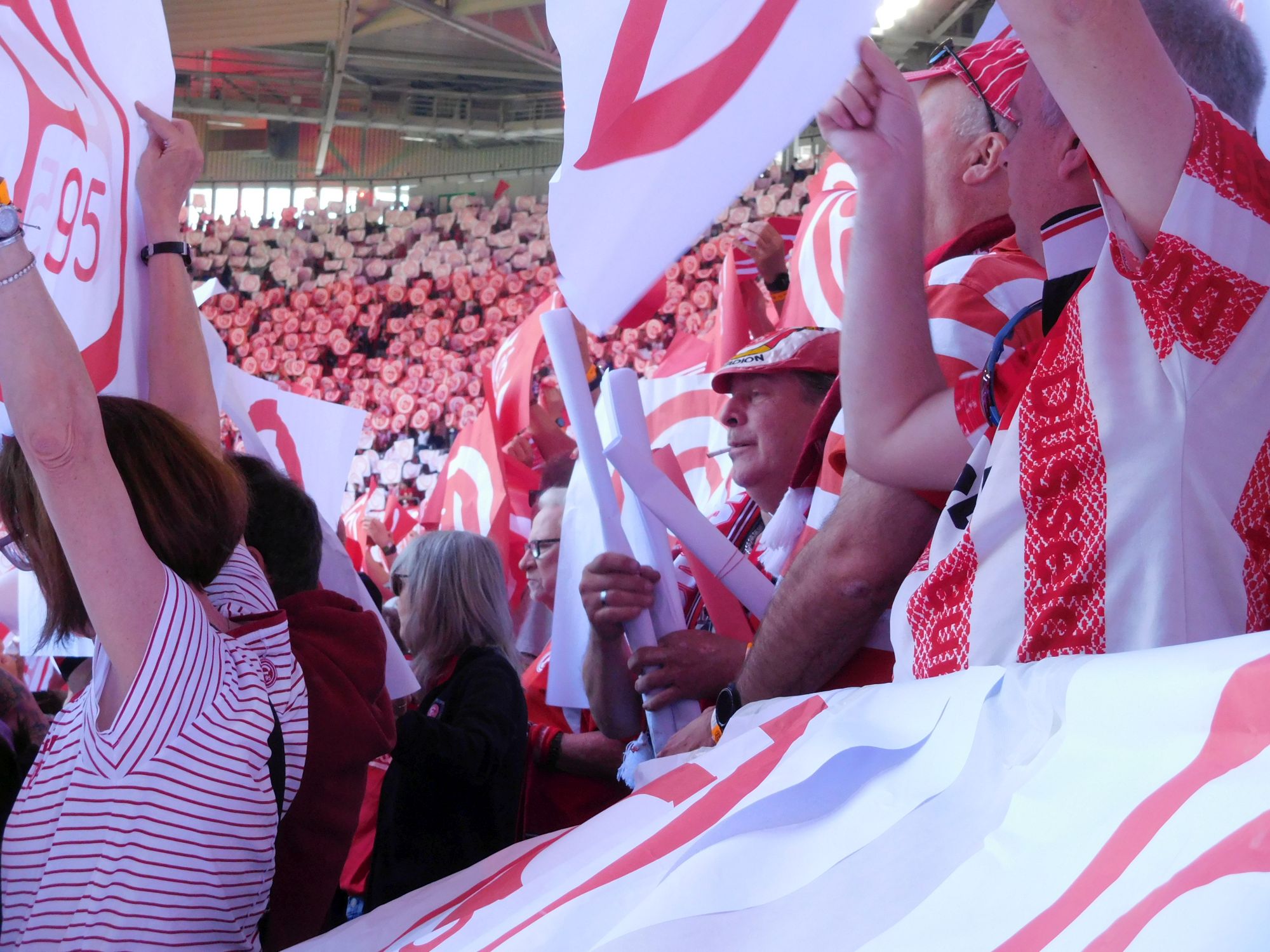 F95 vs Schalke: So sehen ewige Fans aus (Foto: FP)