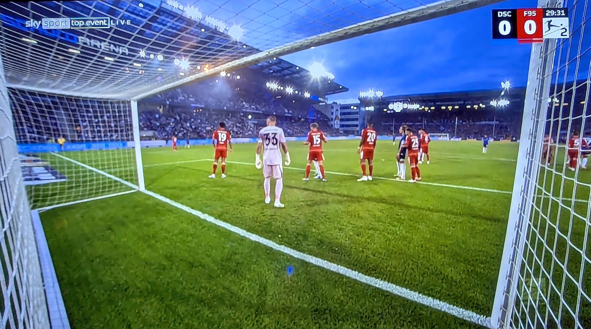 Bielefeld vs F95: Irgendeine Ecke für die anderen (Screenshot Sky)
