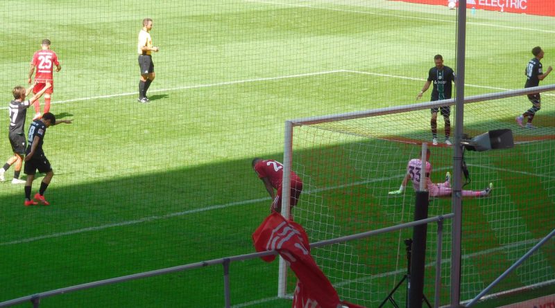 F95 vs Hannover: Kastenmeier am Boden nach dem 0:2 (Foto: FP)