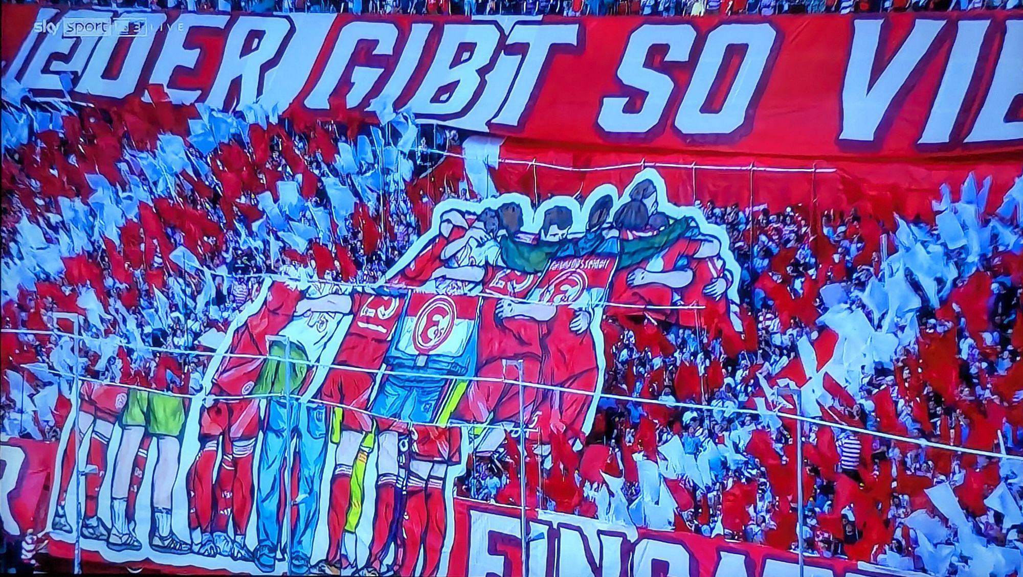 Fortuna vs Hannover: Die wunderschöne Choreo der Ultras (Screenshot Sky)