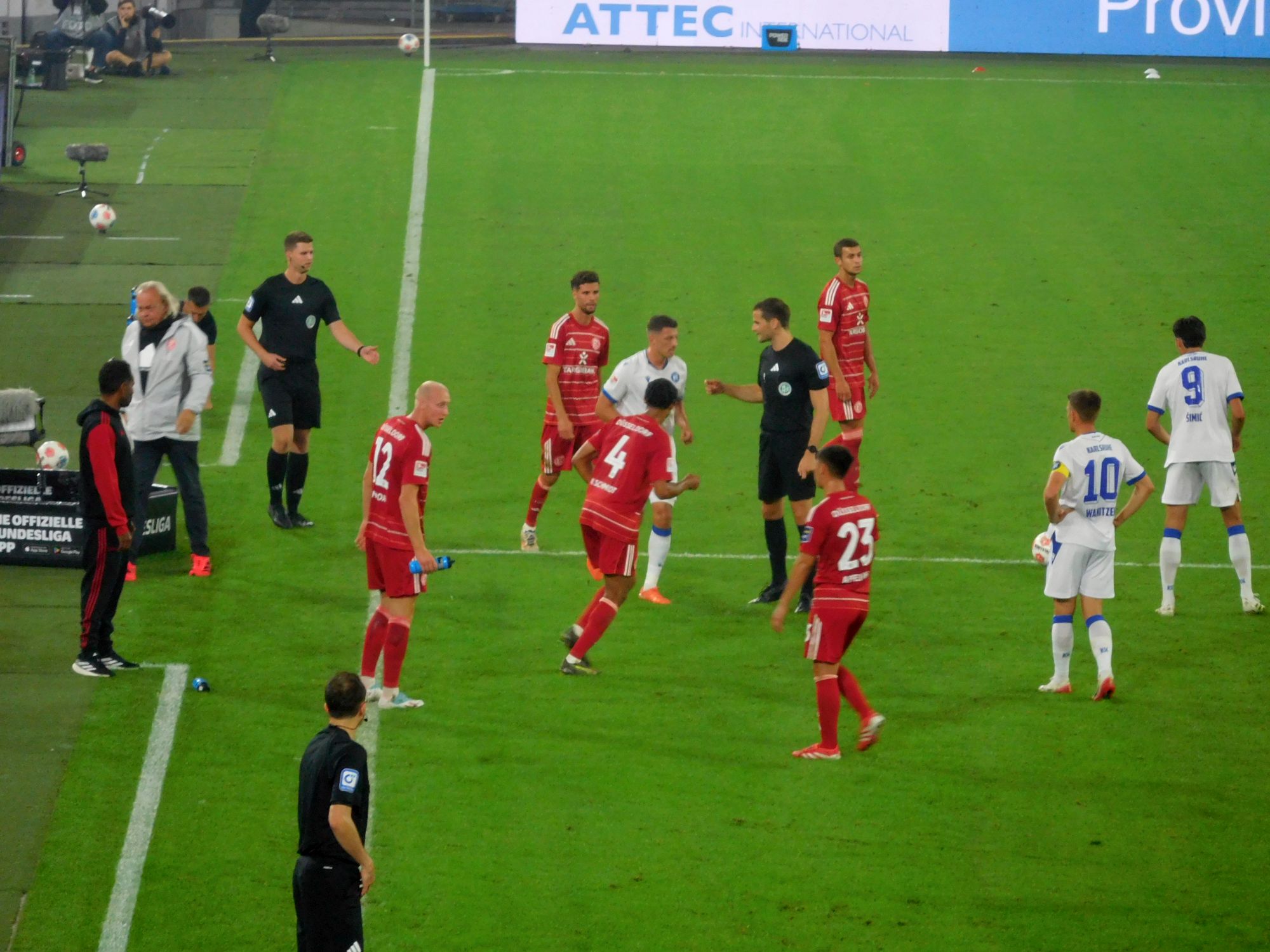 F95 vs KSC: Kleines, harmloses Rudel (Foto: FP)