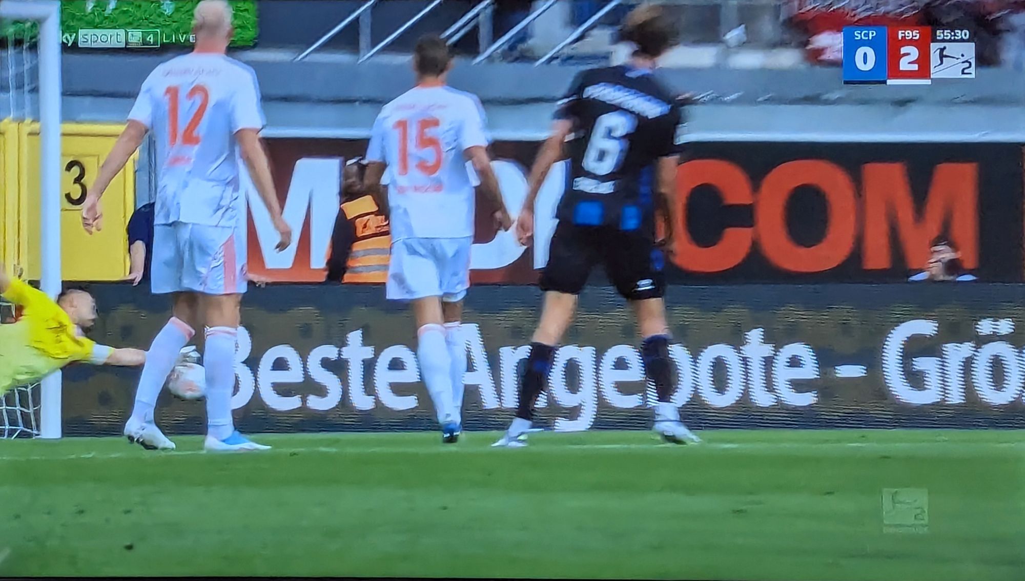 Paderborn vs F95: Kastenmeier zeigt eine Parade (Screenshot Sky)