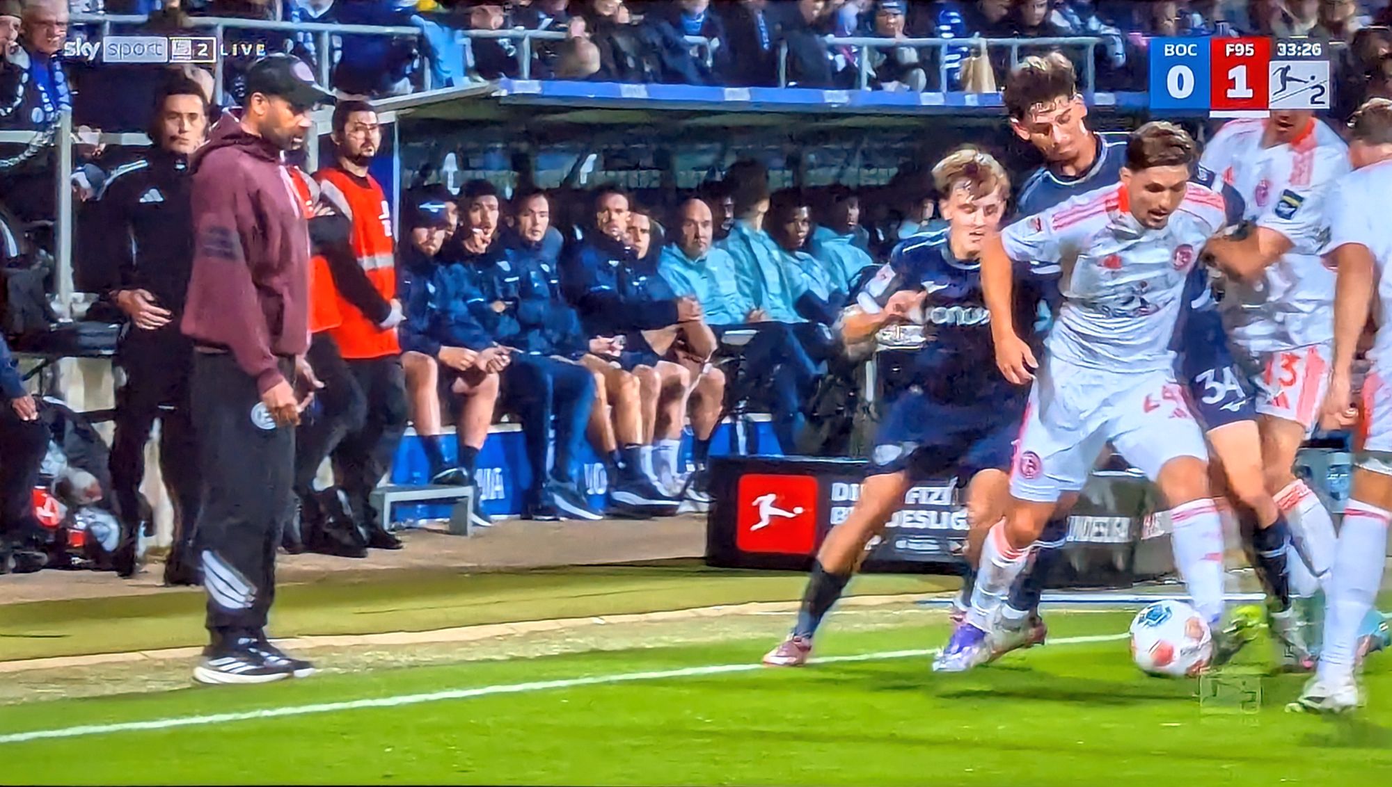 Bochum vs F95: Muslija im harten In-fight (Screenshot Sky)