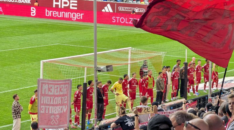 F95 vs Darmstadt; Nach Abpfiff musste sich die Mannschaft so richtig was anhören (Foto: FP)