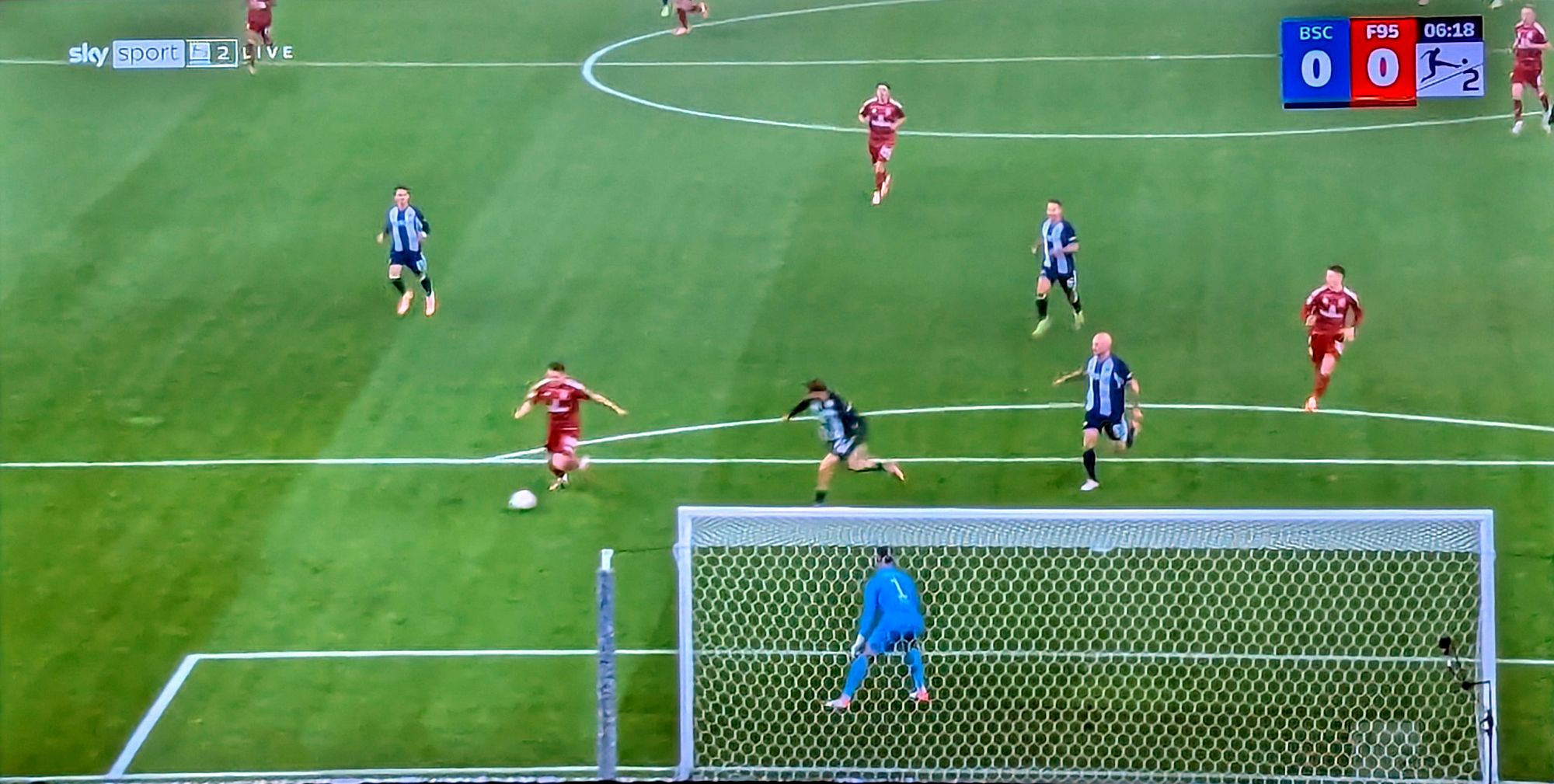 Hertha vs F95: Chance nr. 1 für die Fortuna (Screenshot Sky)