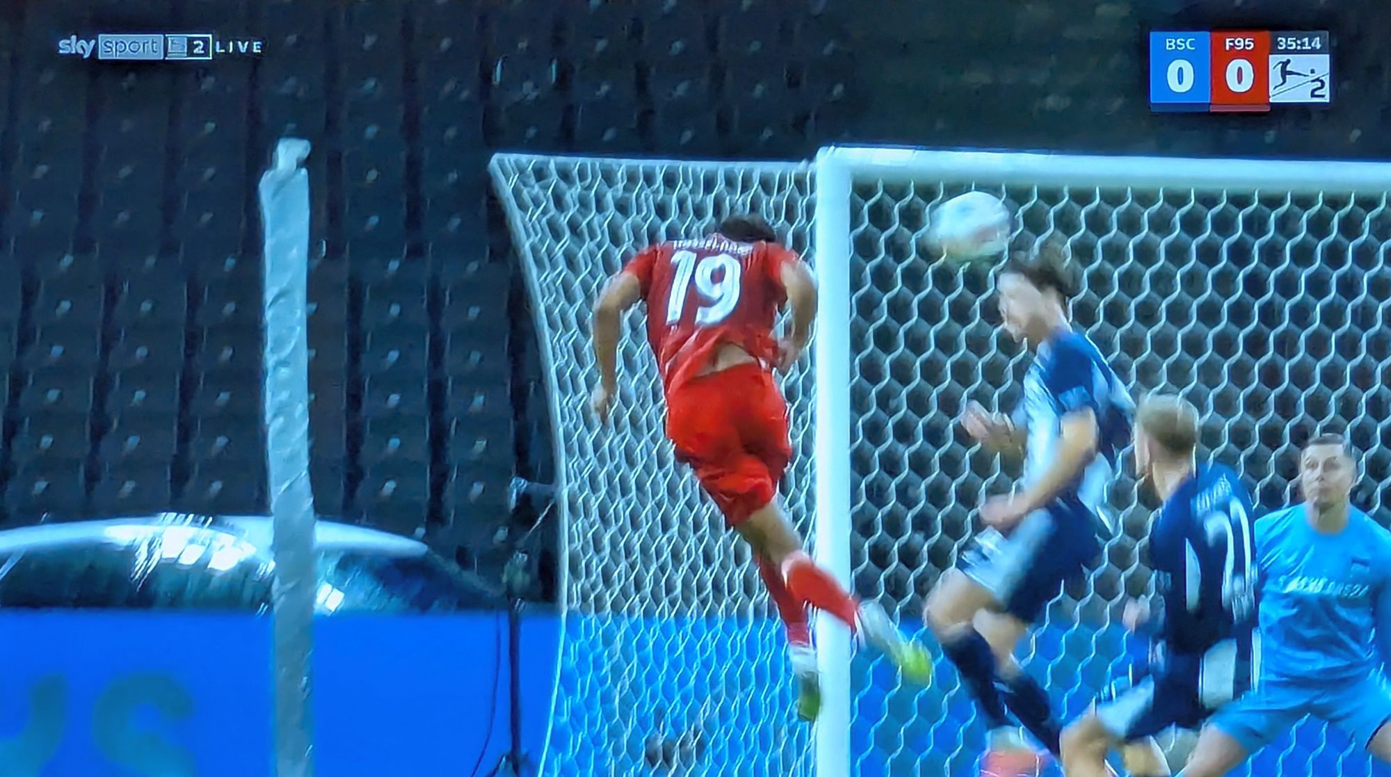 Hertha vs F95: Chance Nr. 5 für die Fortuna (Screenshot Sky)
