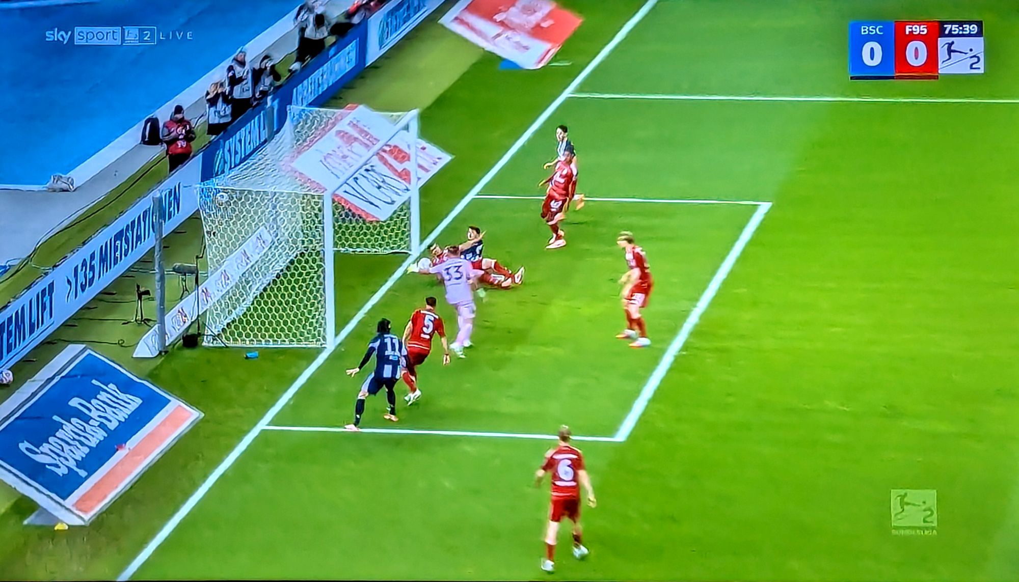 Hertha vs F95: Kastenmeier-Parade Nr. 2 (Screenshot Sky)