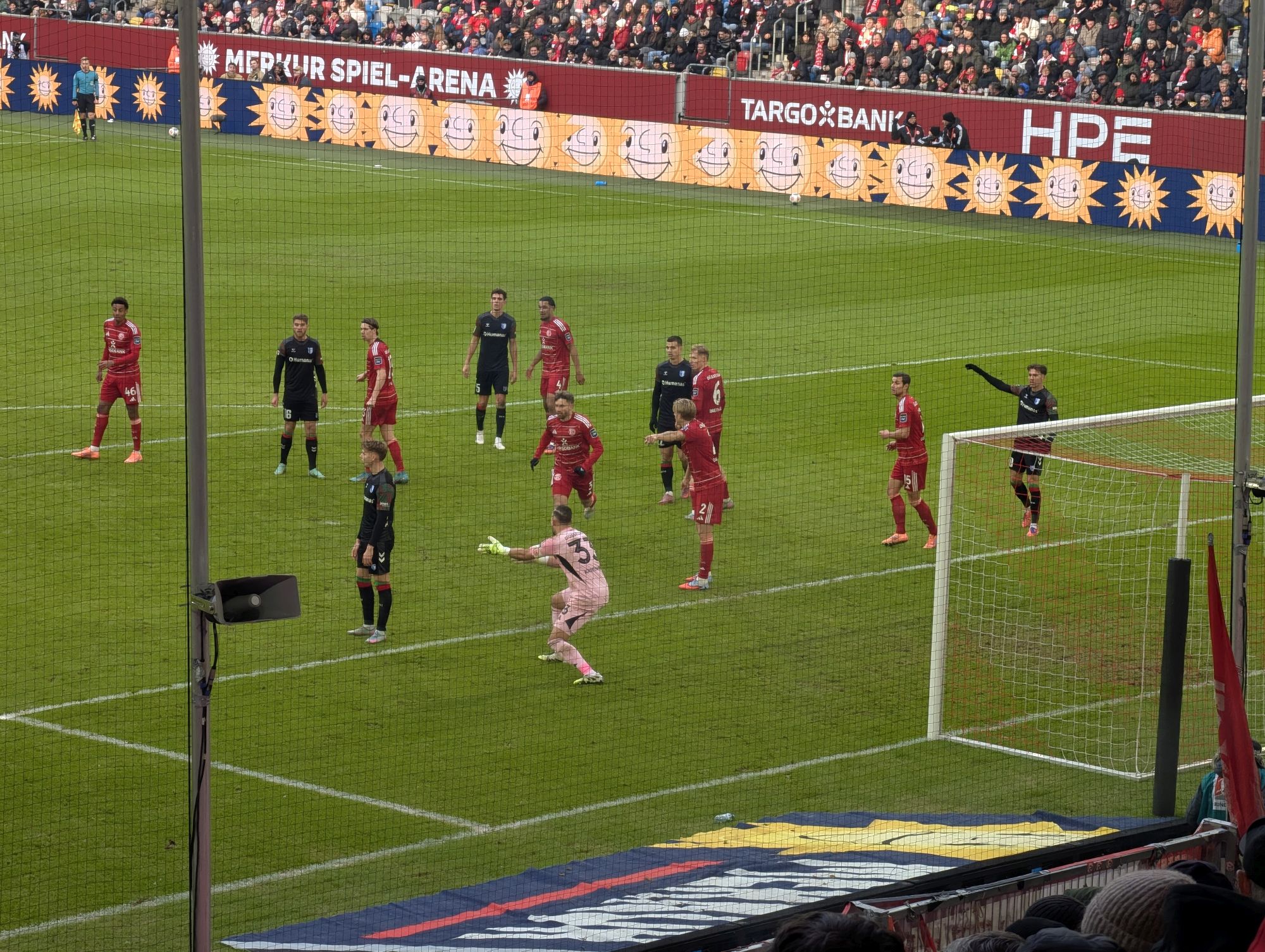 F95 vs Magdeburg: Kastenmeier zeigt den Kollegen den freien Mann (Foto: FP)