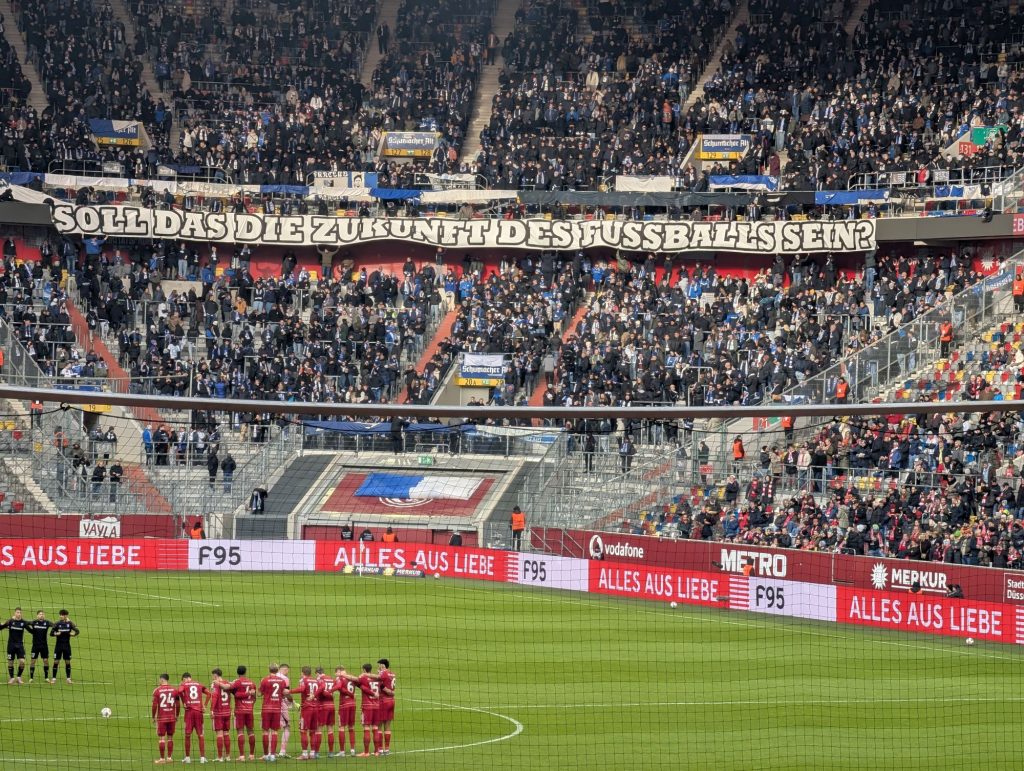 F95 vs Magdeburg: Die Gedenkminute für unseren Dieter Herzog (Foto: FP)