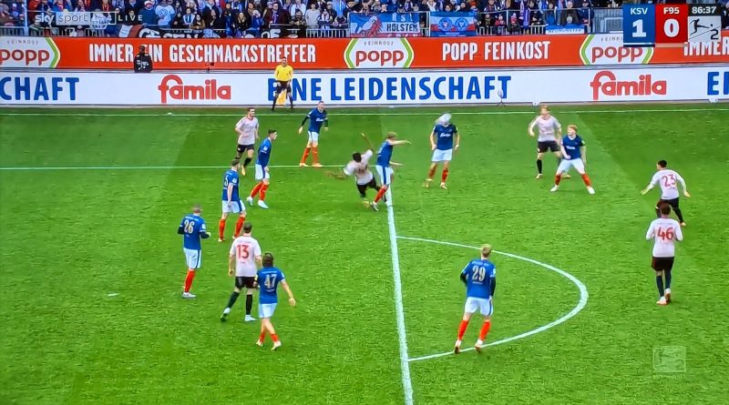 Kiel vs F95: Leider kein Elfer für die Fortuna (Screenshot Sky)
