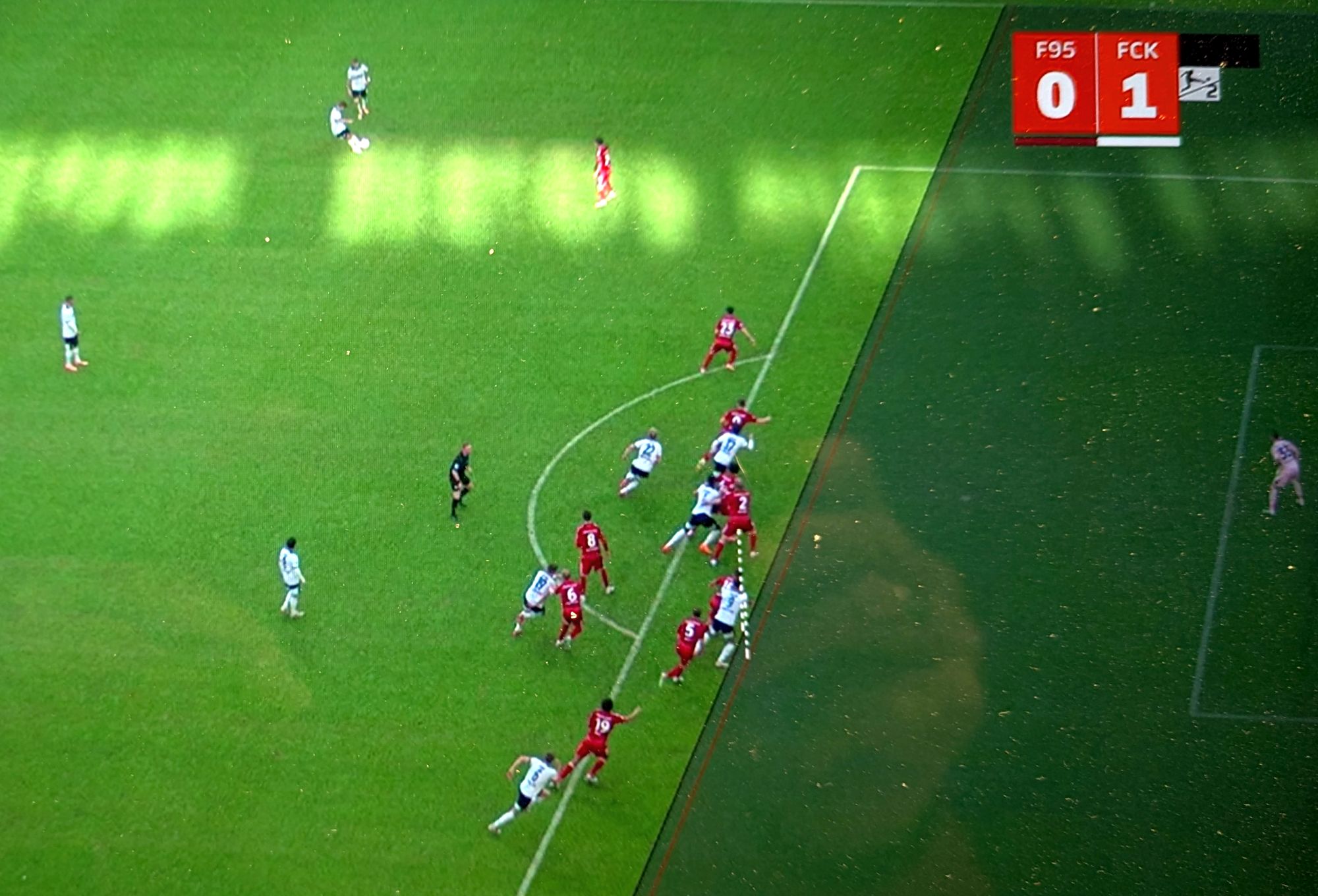F95 vs K'lautern:  Kein Tor wegen Abseits nach VAR-Terror (Screenshot Sky)