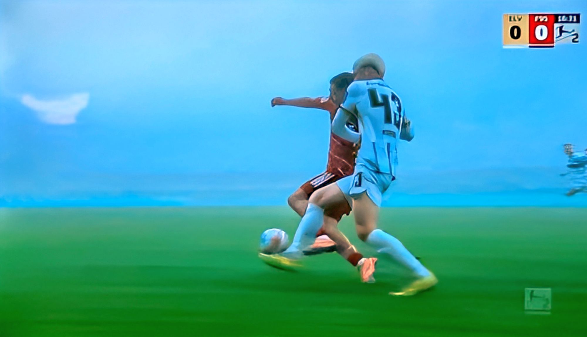 Elversberg vs F95: Zweikampf im Nebel (Screenshot Sky)