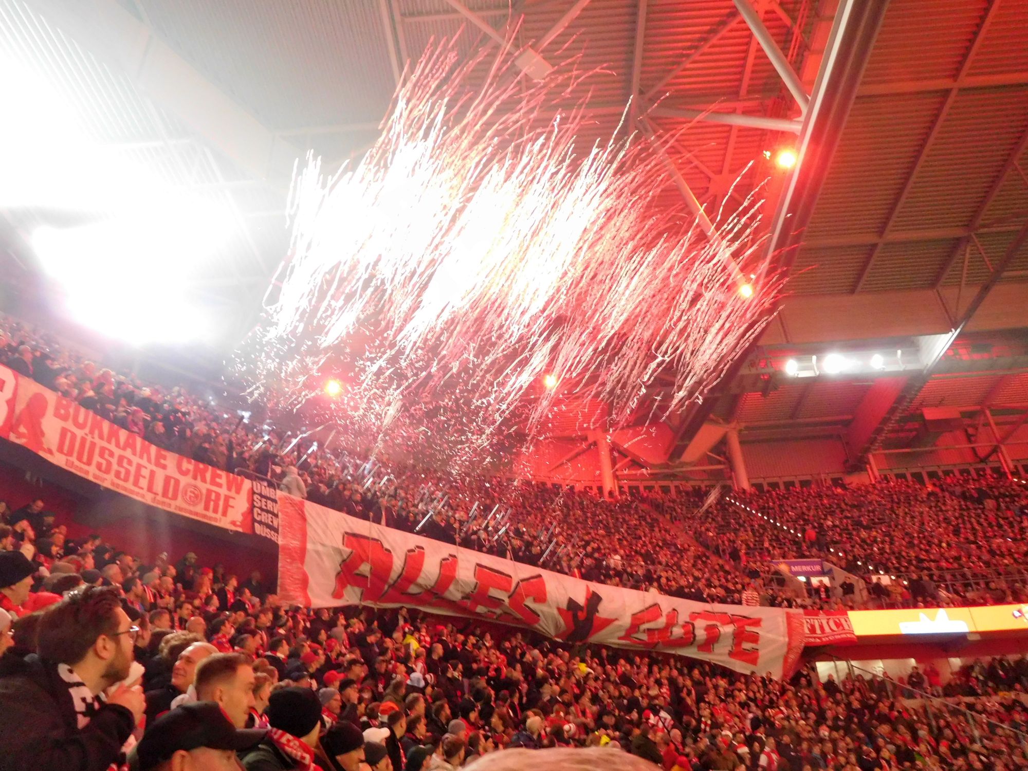 F95 vs Schalke: Block 160 gratuliert UD (Foto: FP)