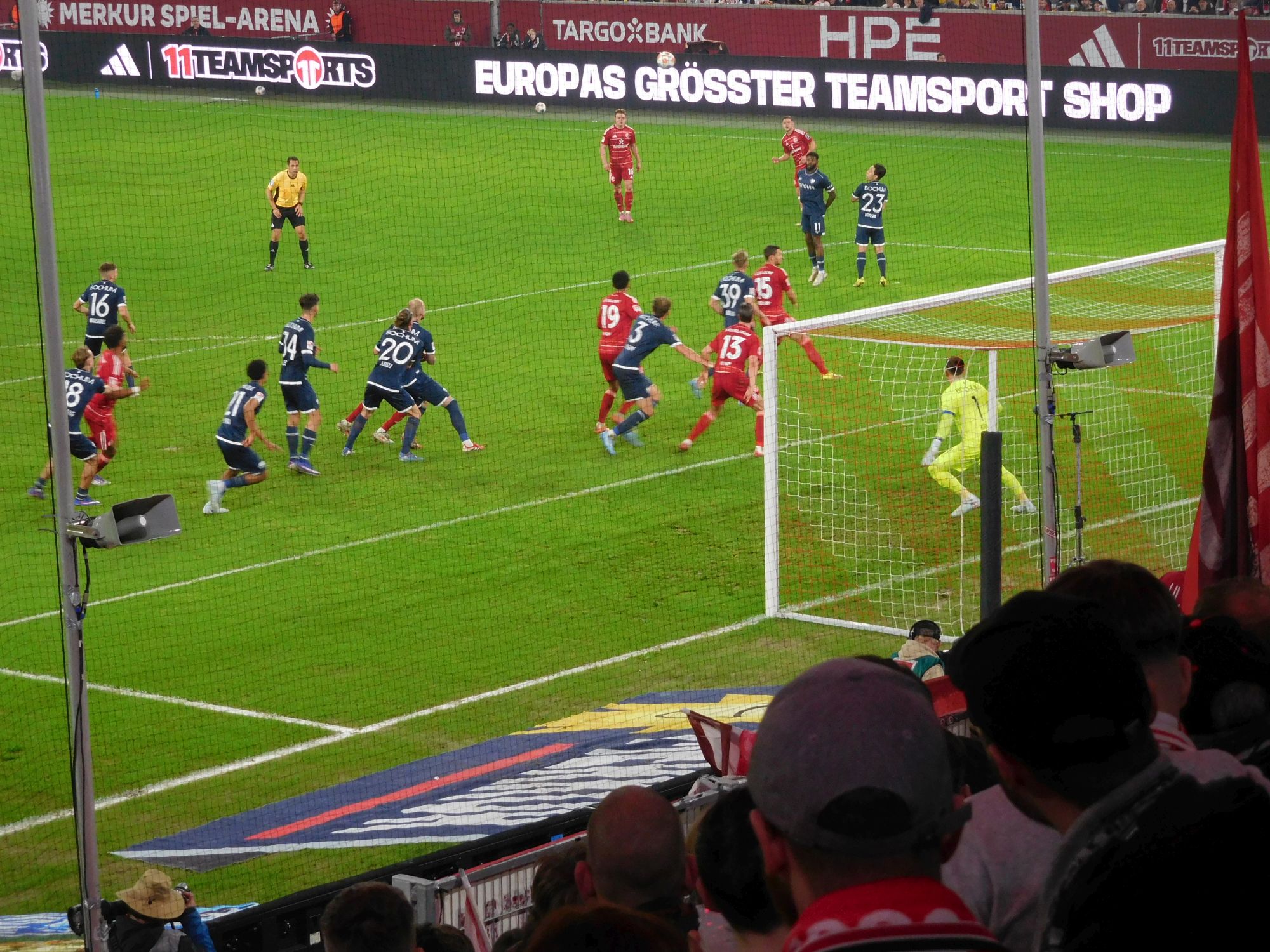 F95 vs Bochum: Mukki zwirbelt das Ei in den Giebel (Foto: FP)