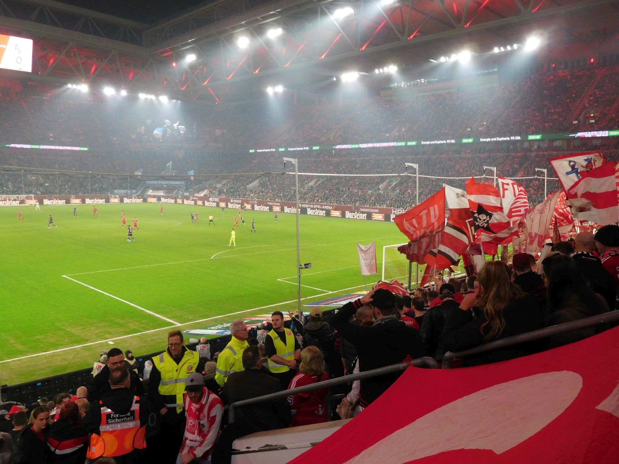 F95 vs Bochum: So sieht der Ergebene das Spielfeld von seinem Stammplatz im 41er aus (Foto: FP)