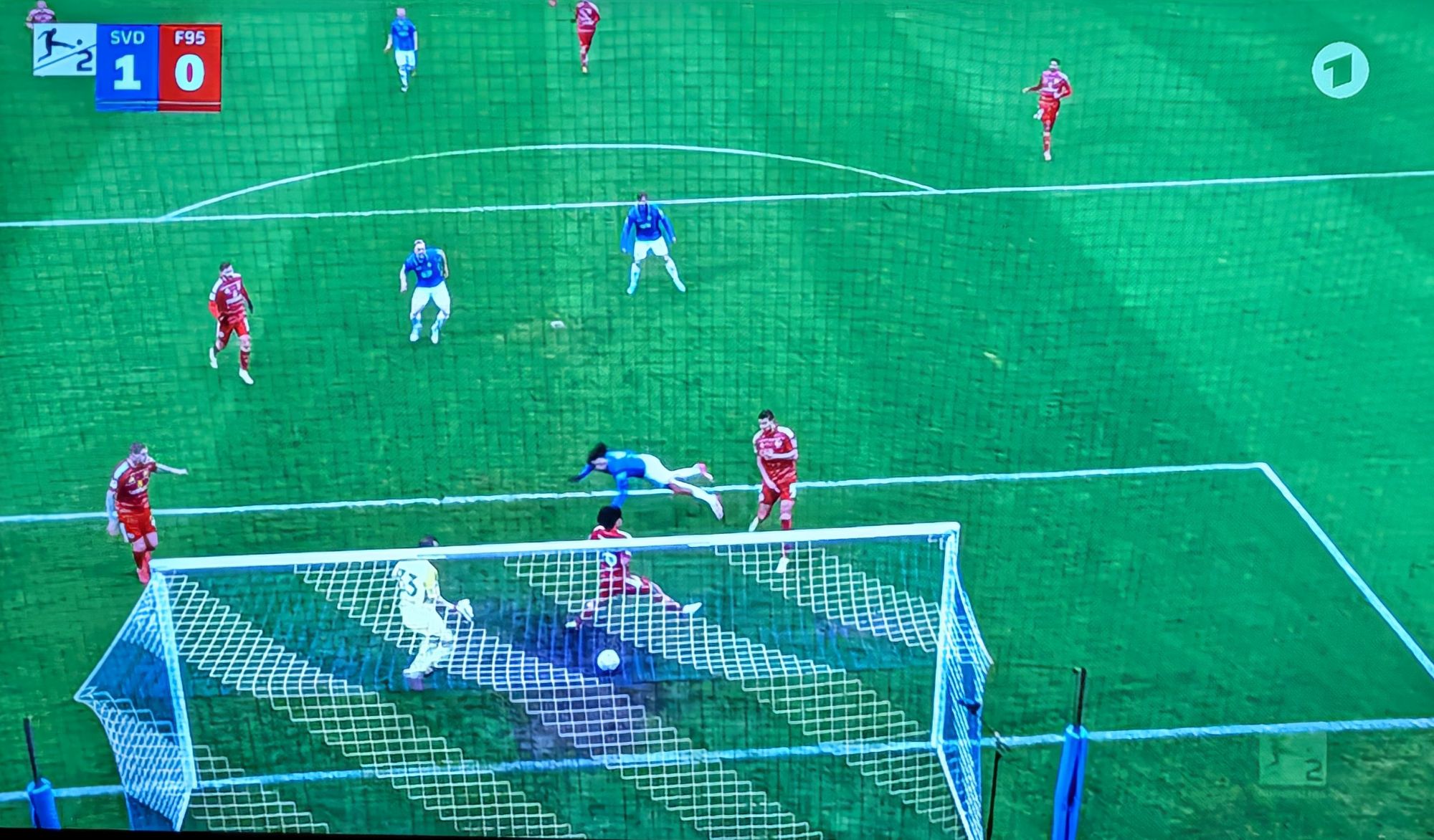 Darmstadt vs F95: Kurzer Hühnerhaufen führt zum 0:1 Screenshot Sky)