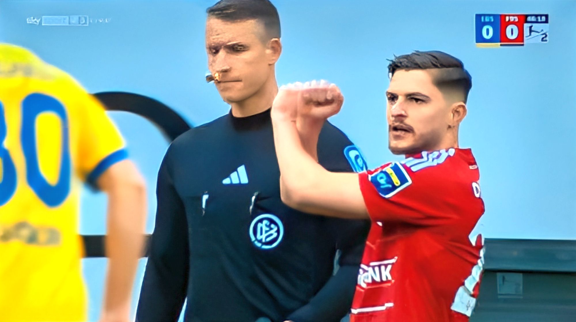 Braunschweig vs F95: Muslija und die Geheimsprache bei Ecken  (Screenshot Sky)