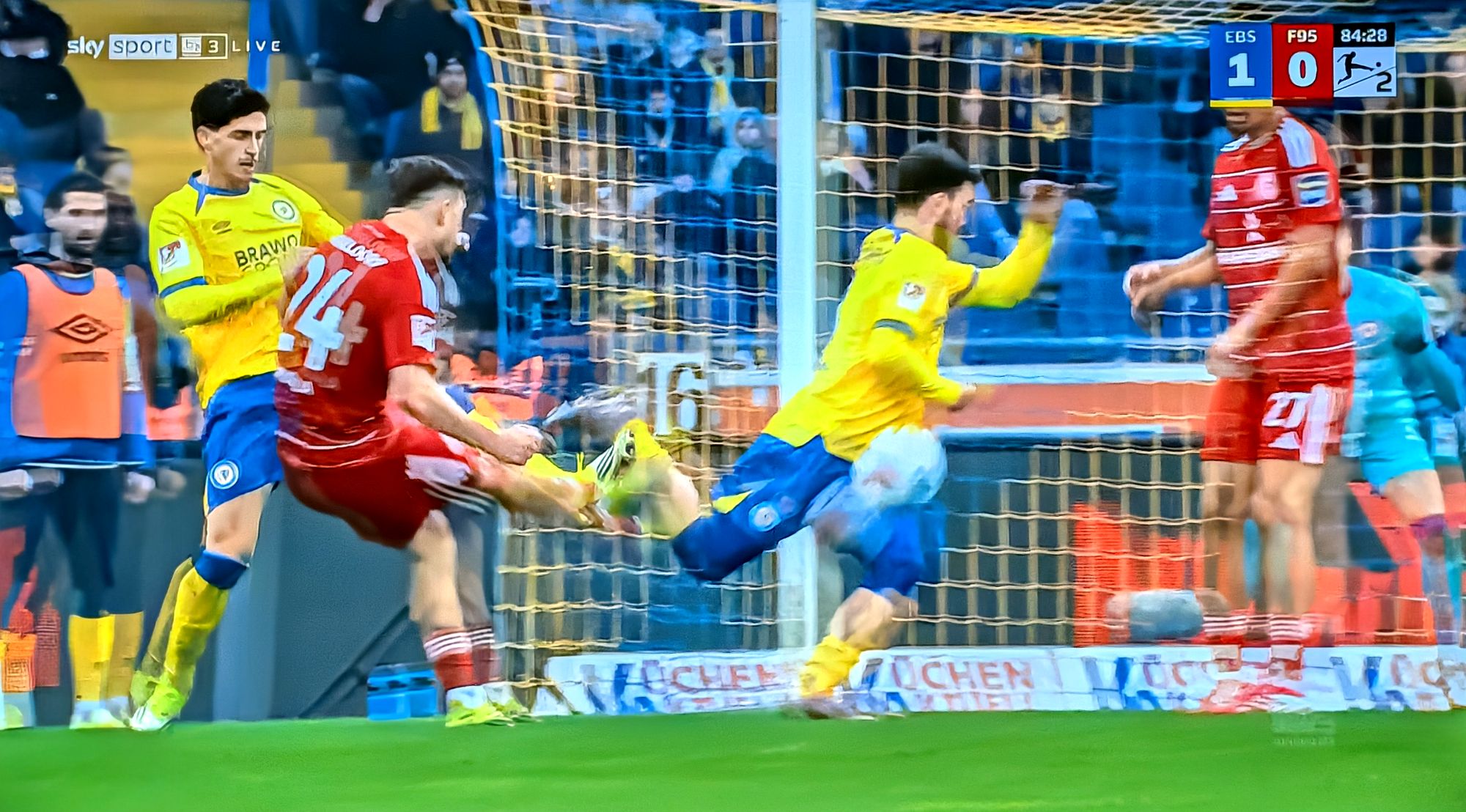 Braunschweig vs F95: Muslija kopiert sein Tor in Nürnberg ... nicht (Screenshot Sky)